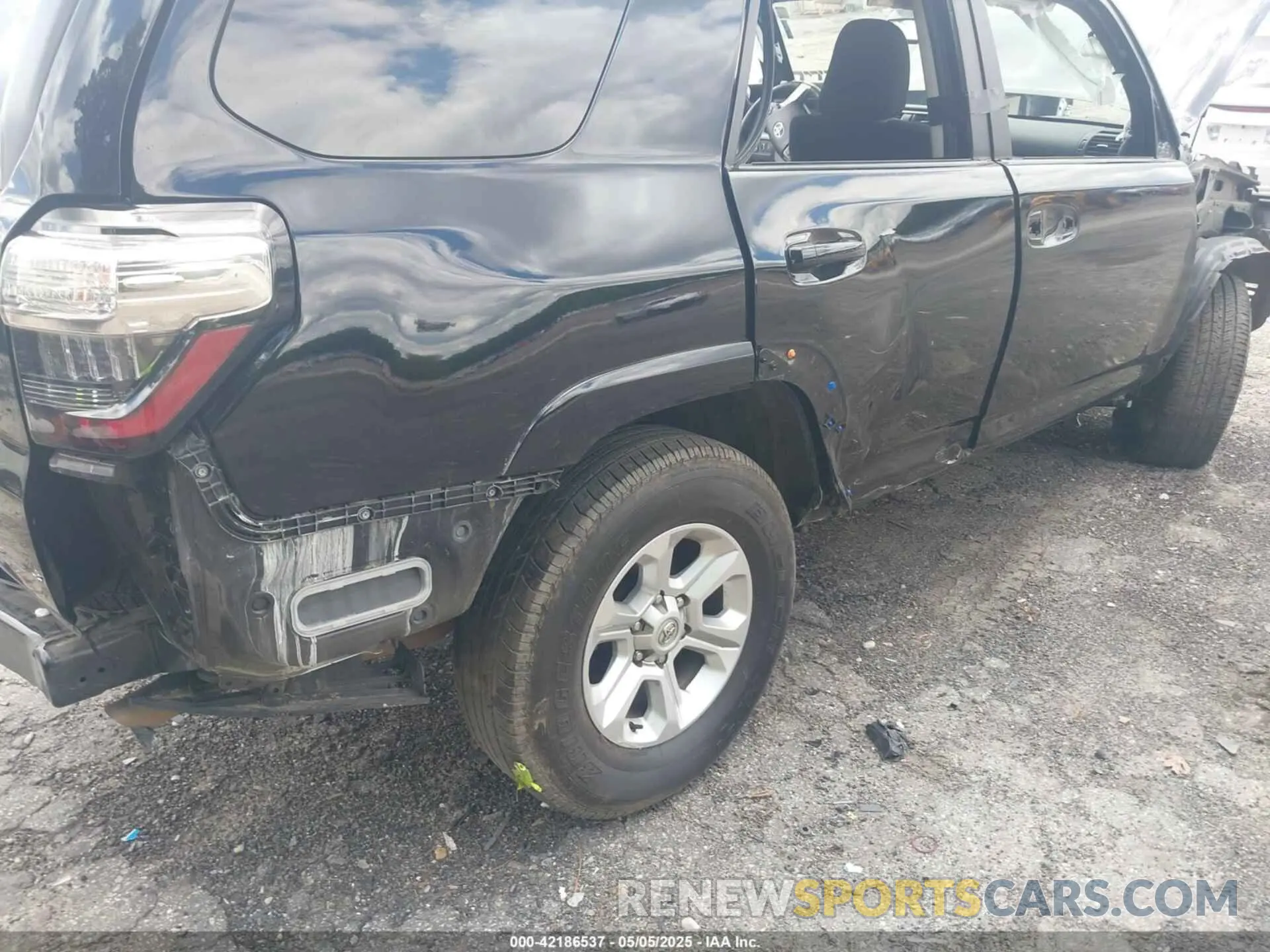 19 fotografías del automóvil dañado JTEEU5JR0N5257119 TOYOTA 4RUNNER 2022