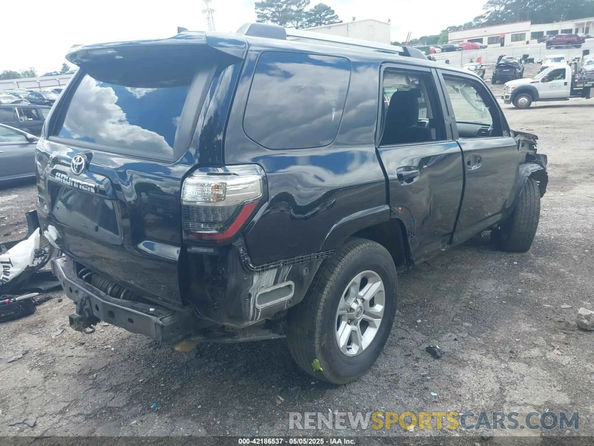 4 fotografías del automóvil dañado JTEEU5JR0N5257119 TOYOTA 4RUNNER 2022