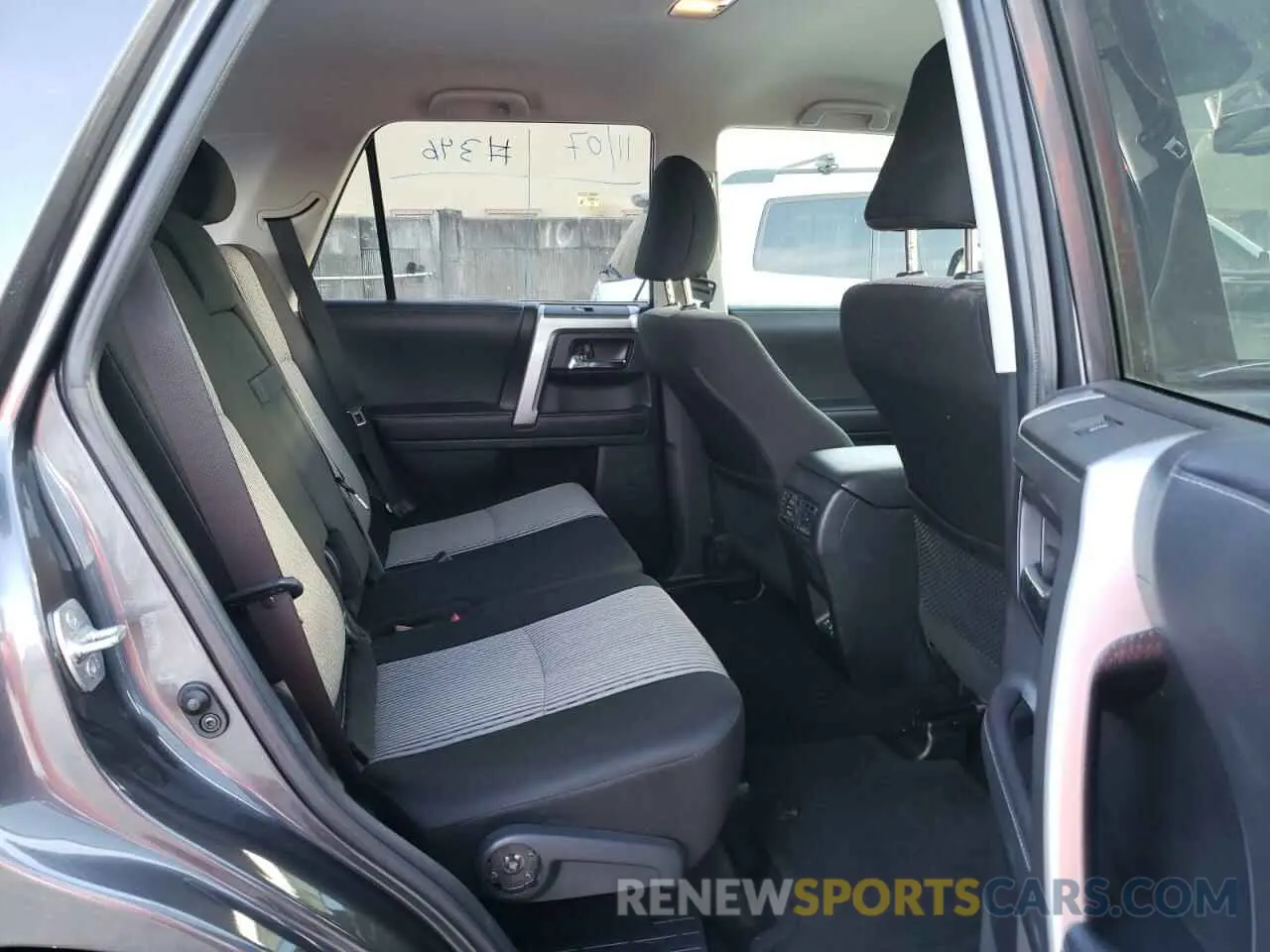 10 fotografías del automóvil dañado JTEEU5JR0N5261378 TOYOTA 4RUNNER 2022