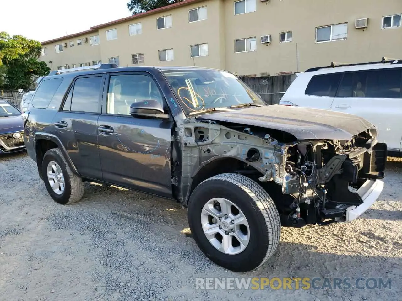 4 fotografías del automóvil dañado JTEEU5JR0N5261378 TOYOTA 4RUNNER 2022