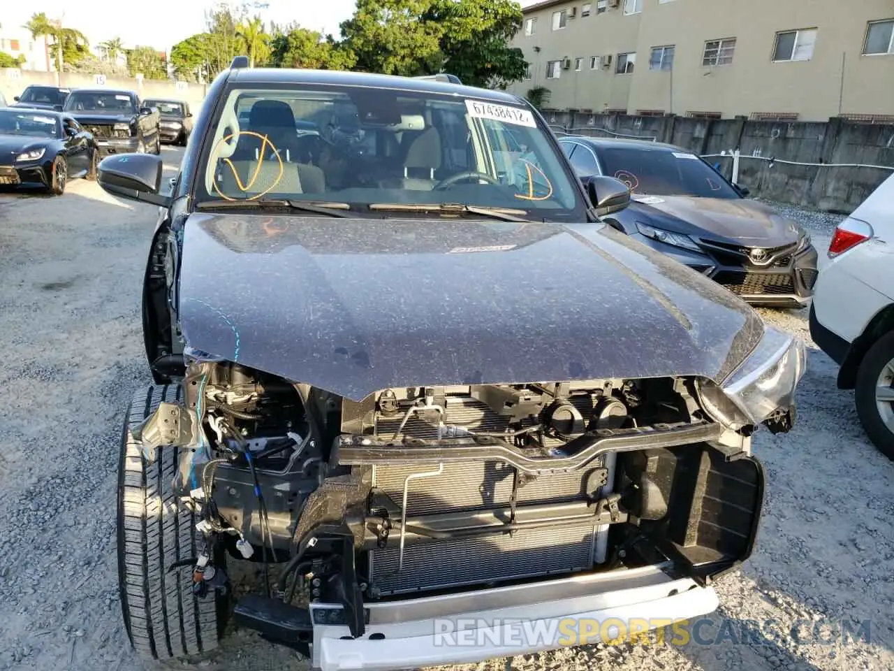 5 fotografías del automóvil dañado JTEEU5JR0N5261378 TOYOTA 4RUNNER 2022