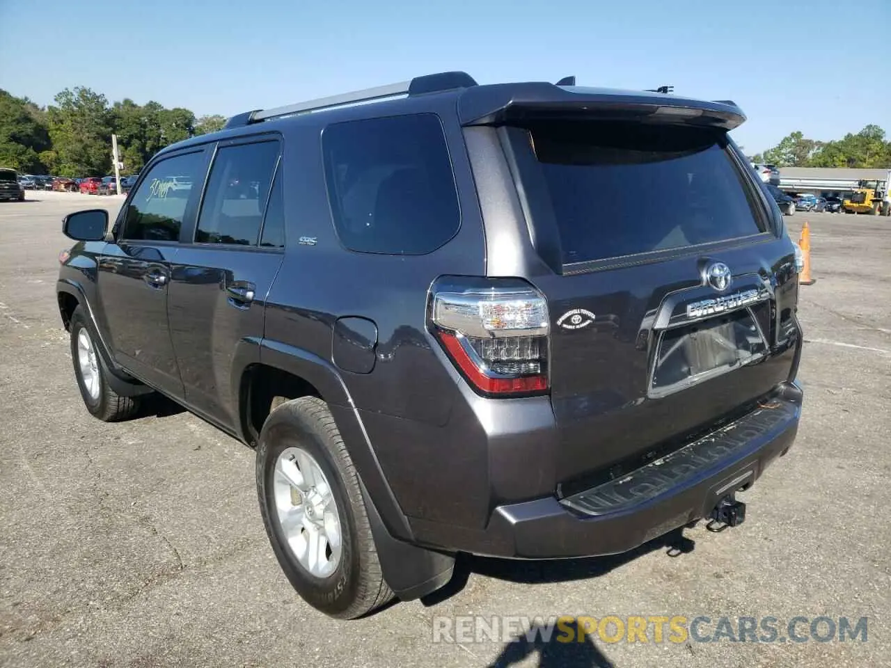 3 fotografías del automóvil dañado JTEEU5JR1N5255458 TOYOTA 4RUNNER 2022