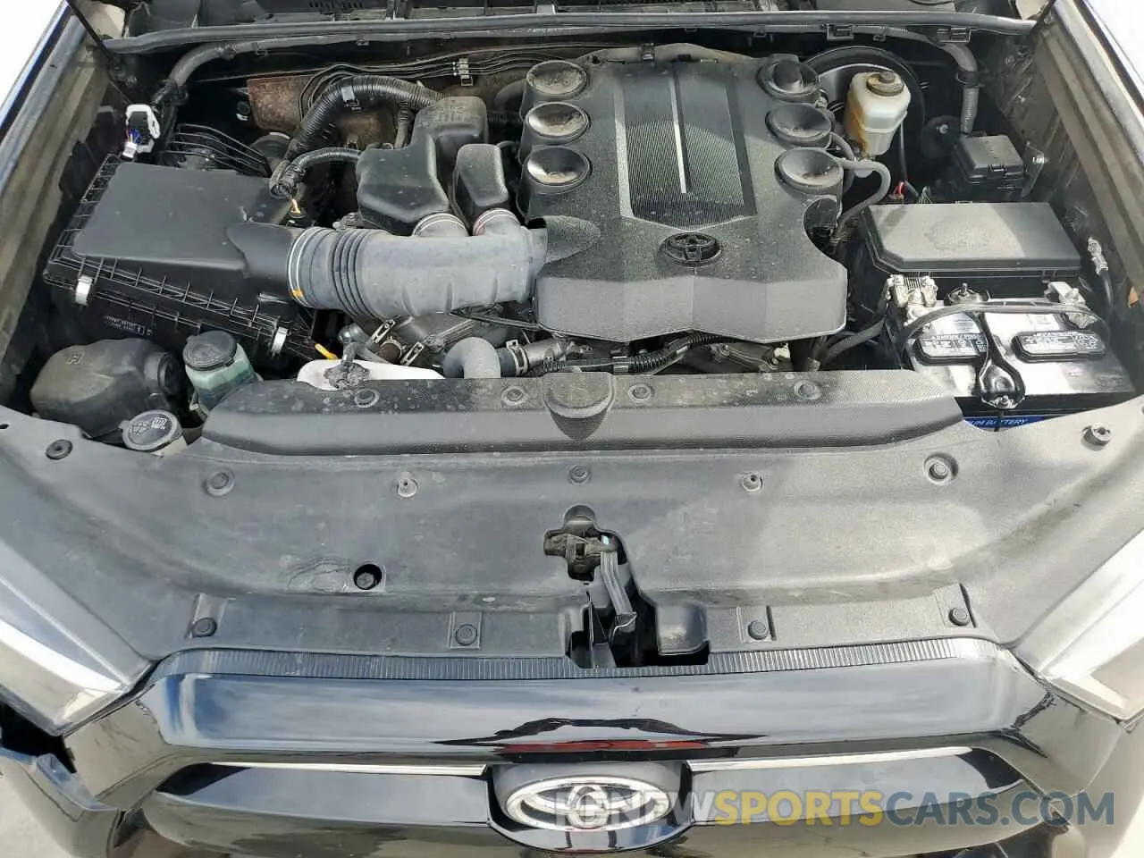 12 fotografías del automóvil dañado JTEEU5JR2N5261477 TOYOTA 4RUNNER 2022