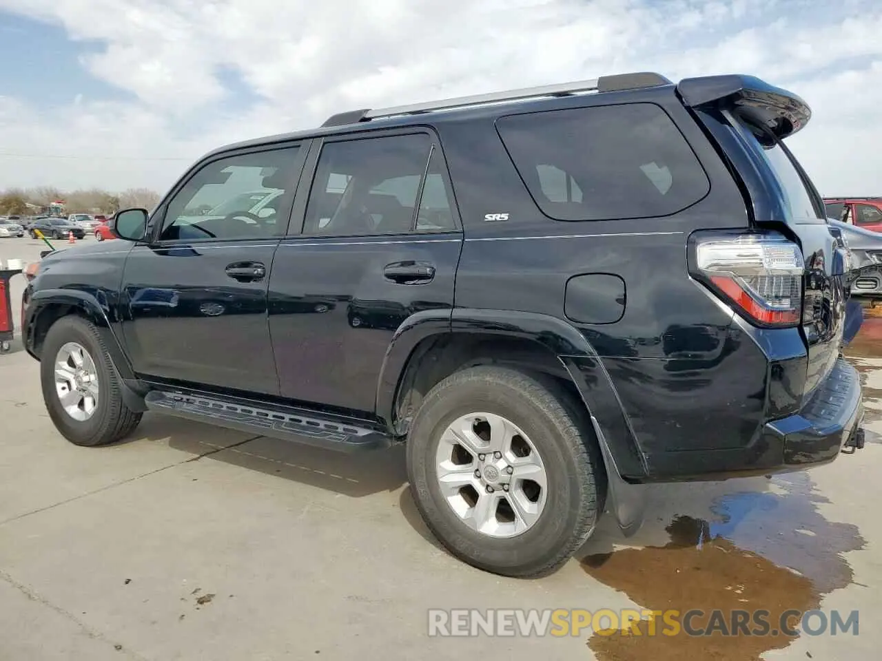 2 fotografías del automóvil dañado JTEEU5JR2N5261477 TOYOTA 4RUNNER 2022