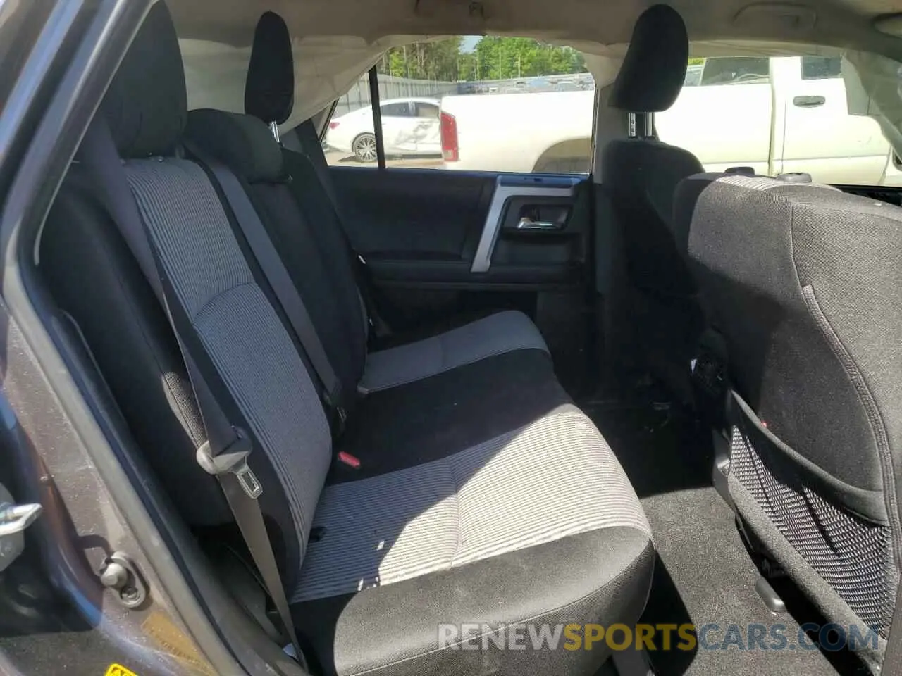12 fotografías del automóvil dañado JTEEU5JR4N5259343 TOYOTA 4RUNNER 2022