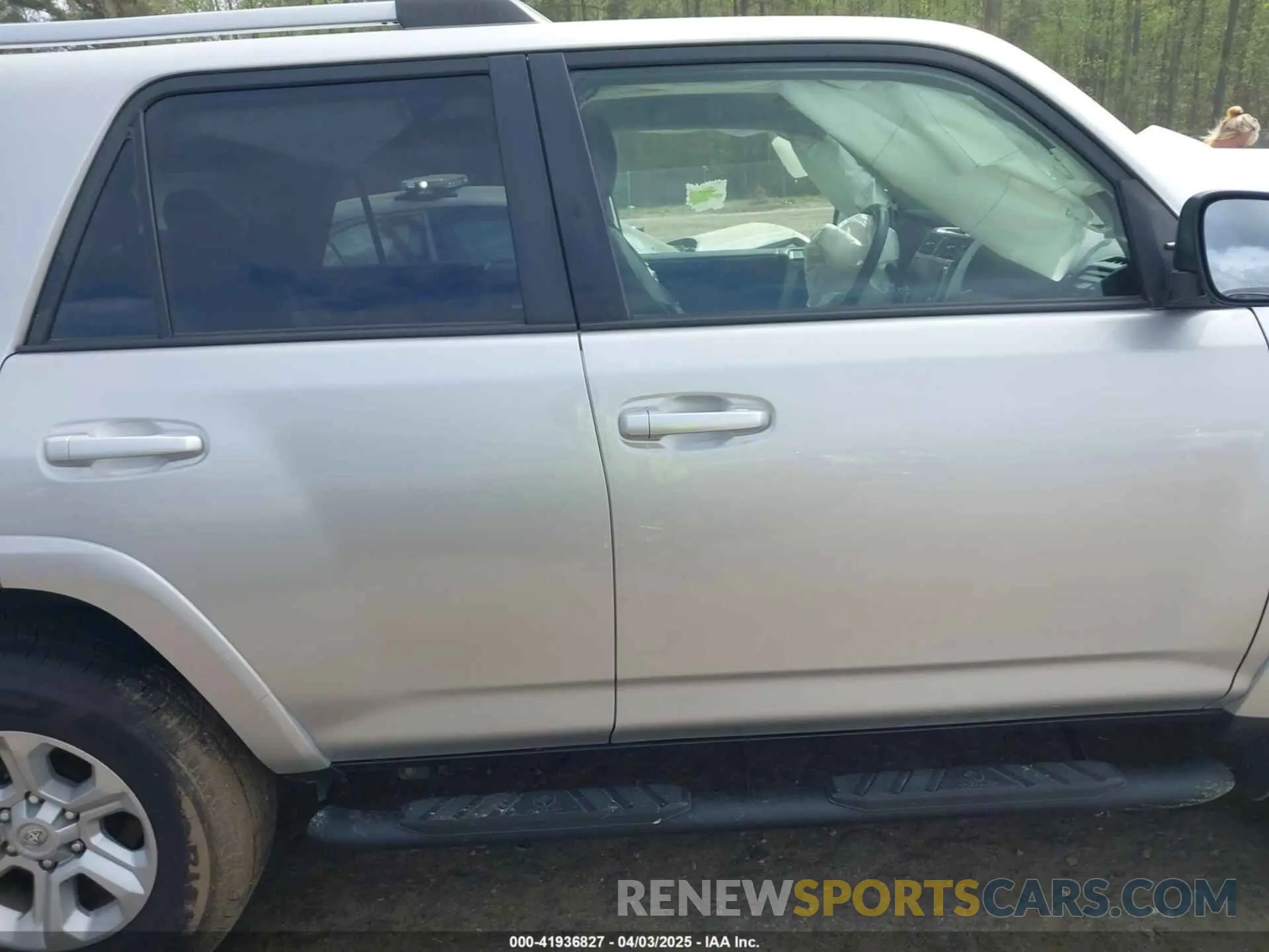 13 fotografías del automóvil dañado JTEEU5JR8N5255568 TOYOTA 4RUNNER 2022