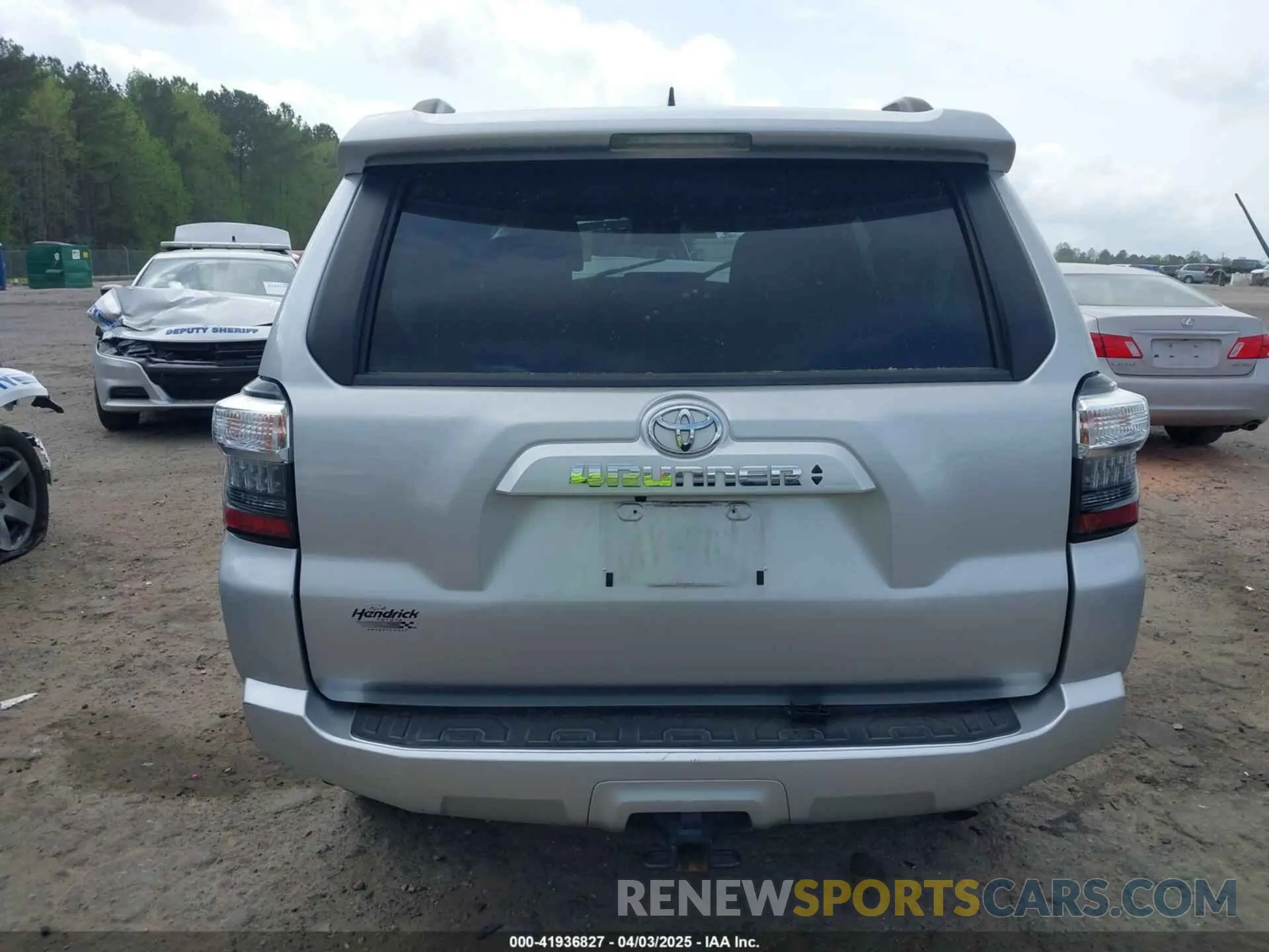 16 fotografías del automóvil dañado JTEEU5JR8N5255568 TOYOTA 4RUNNER 2022