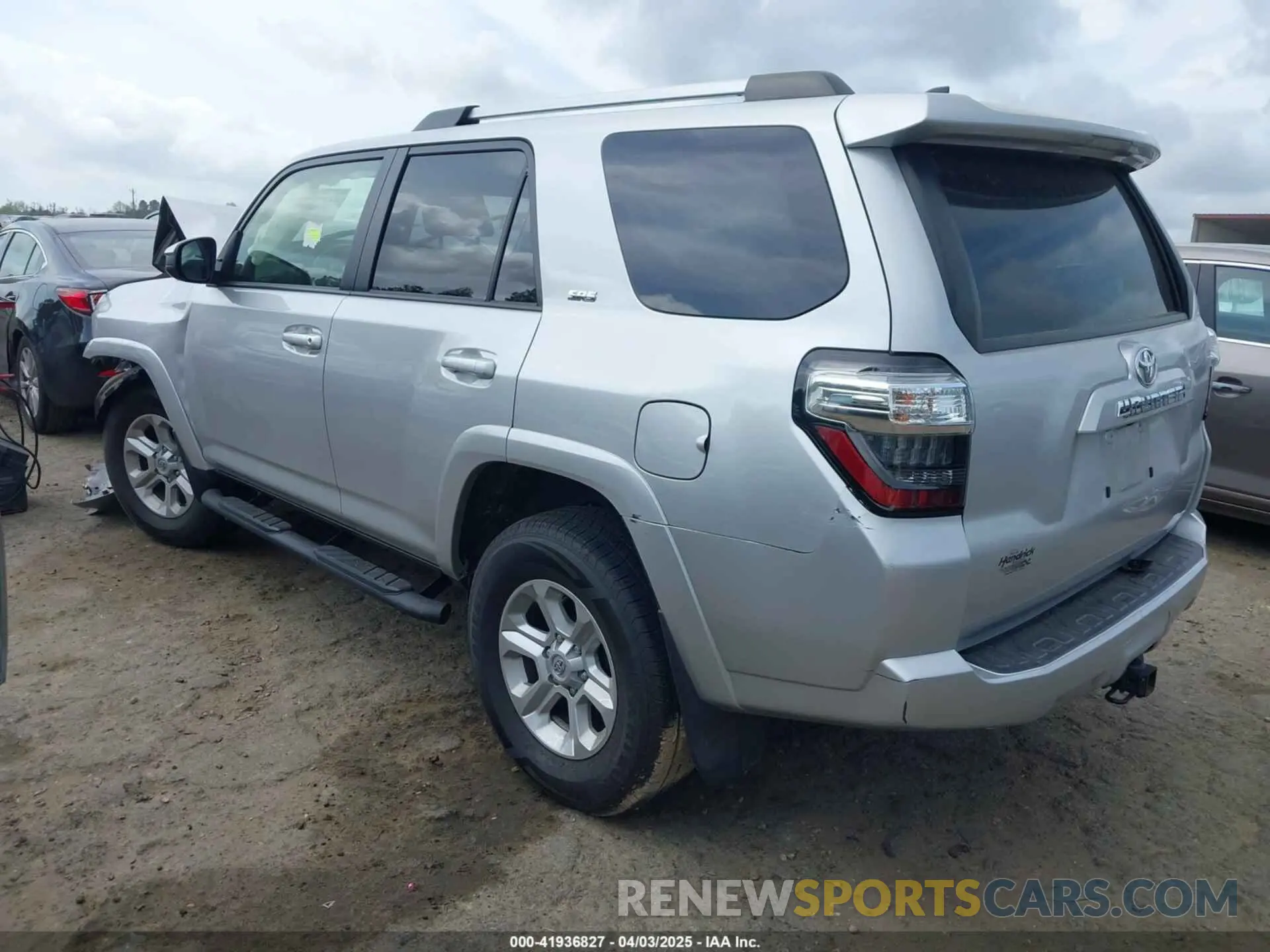 3 fotografías del automóvil dañado JTEEU5JR8N5255568 TOYOTA 4RUNNER 2022