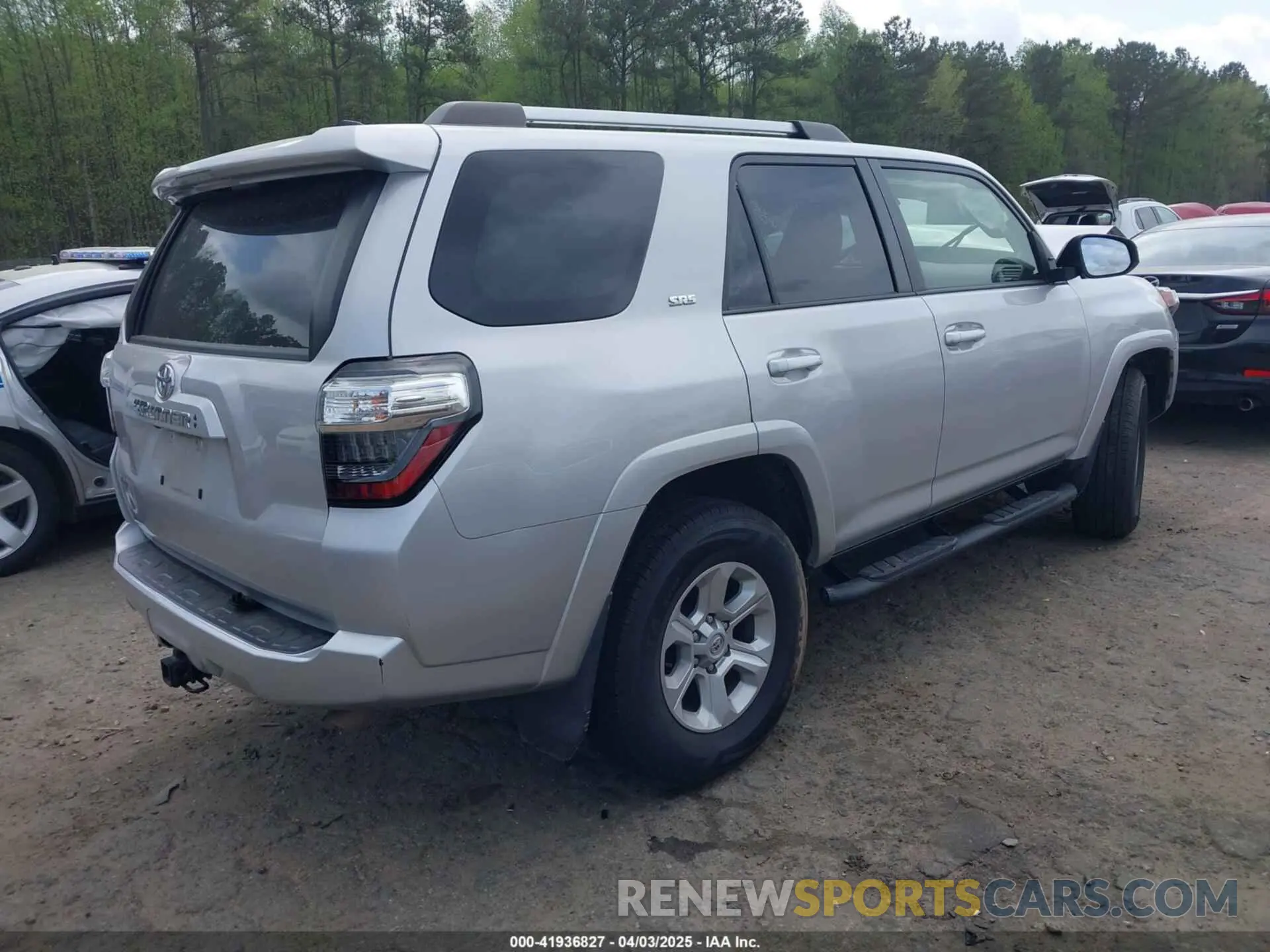 4 fotografías del automóvil dañado JTEEU5JR8N5255568 TOYOTA 4RUNNER 2022