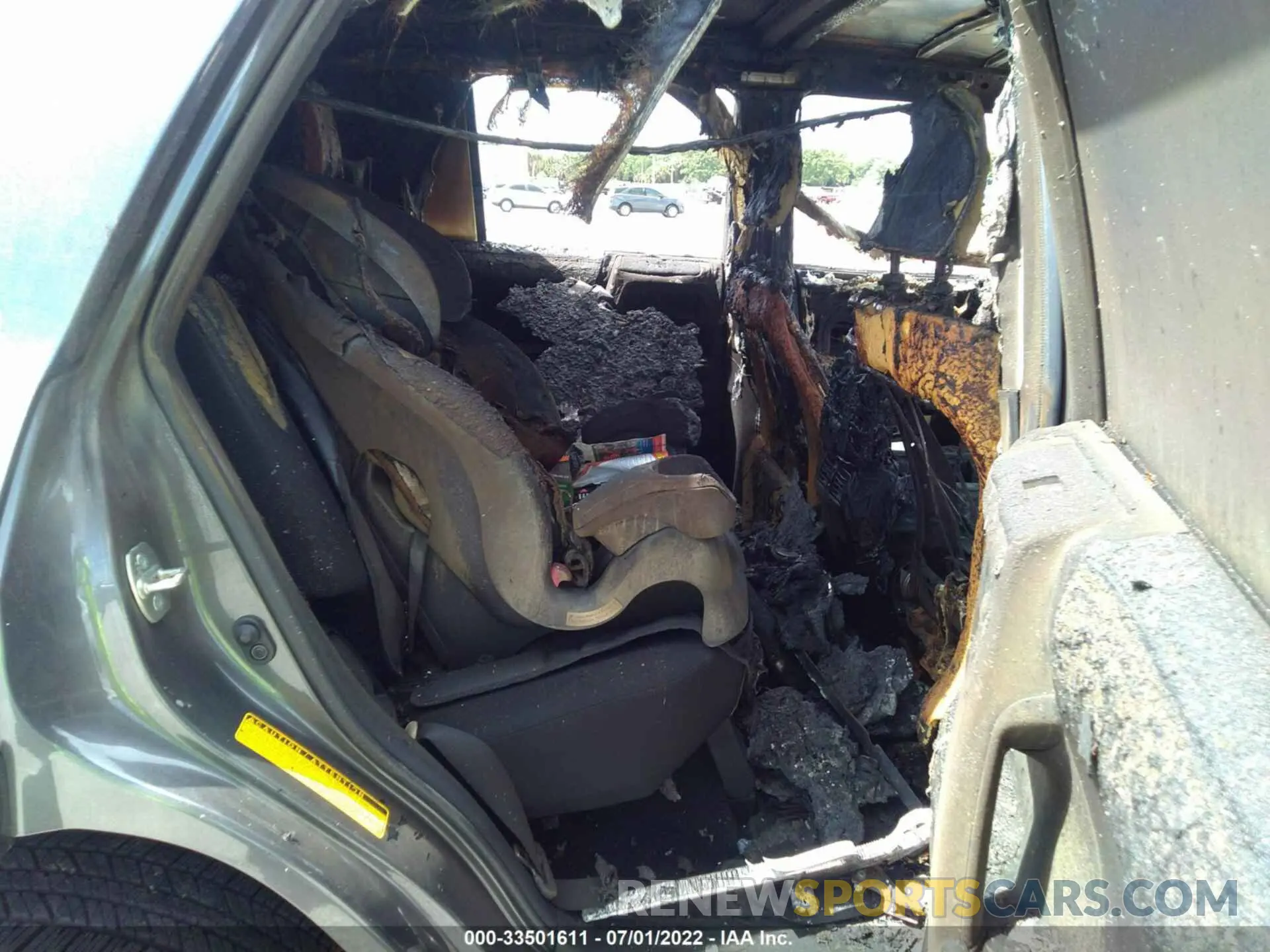 8 fotografías del automóvil dañado JTEEU5JRXN5258875 TOYOTA 4RUNNER 2022