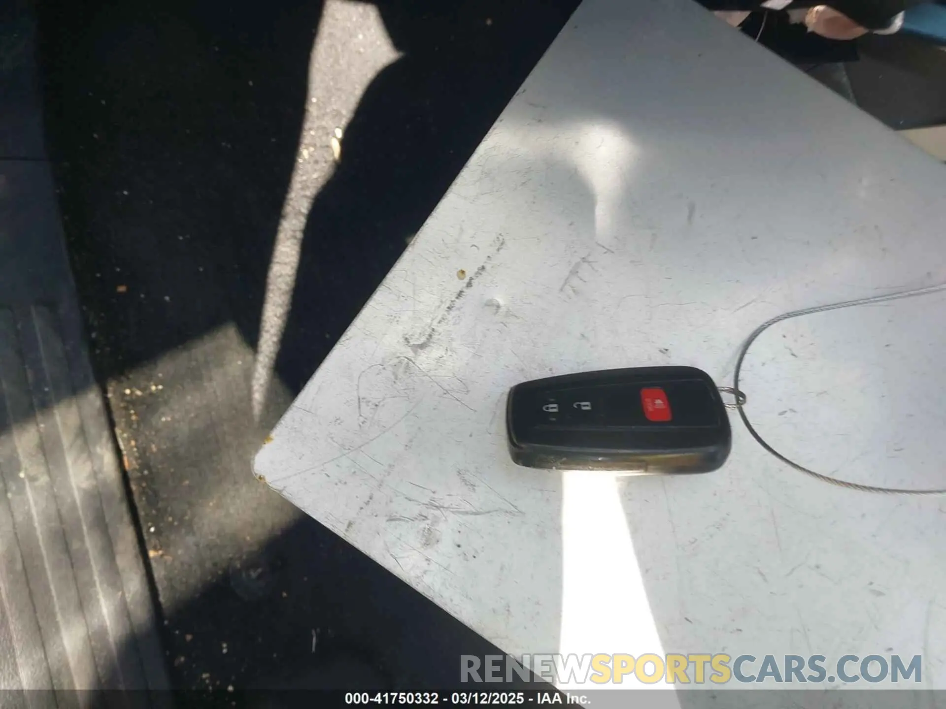 11 fotografías del automóvil dañado JTEEU5JRXN5264532 TOYOTA 4RUNNER 2022