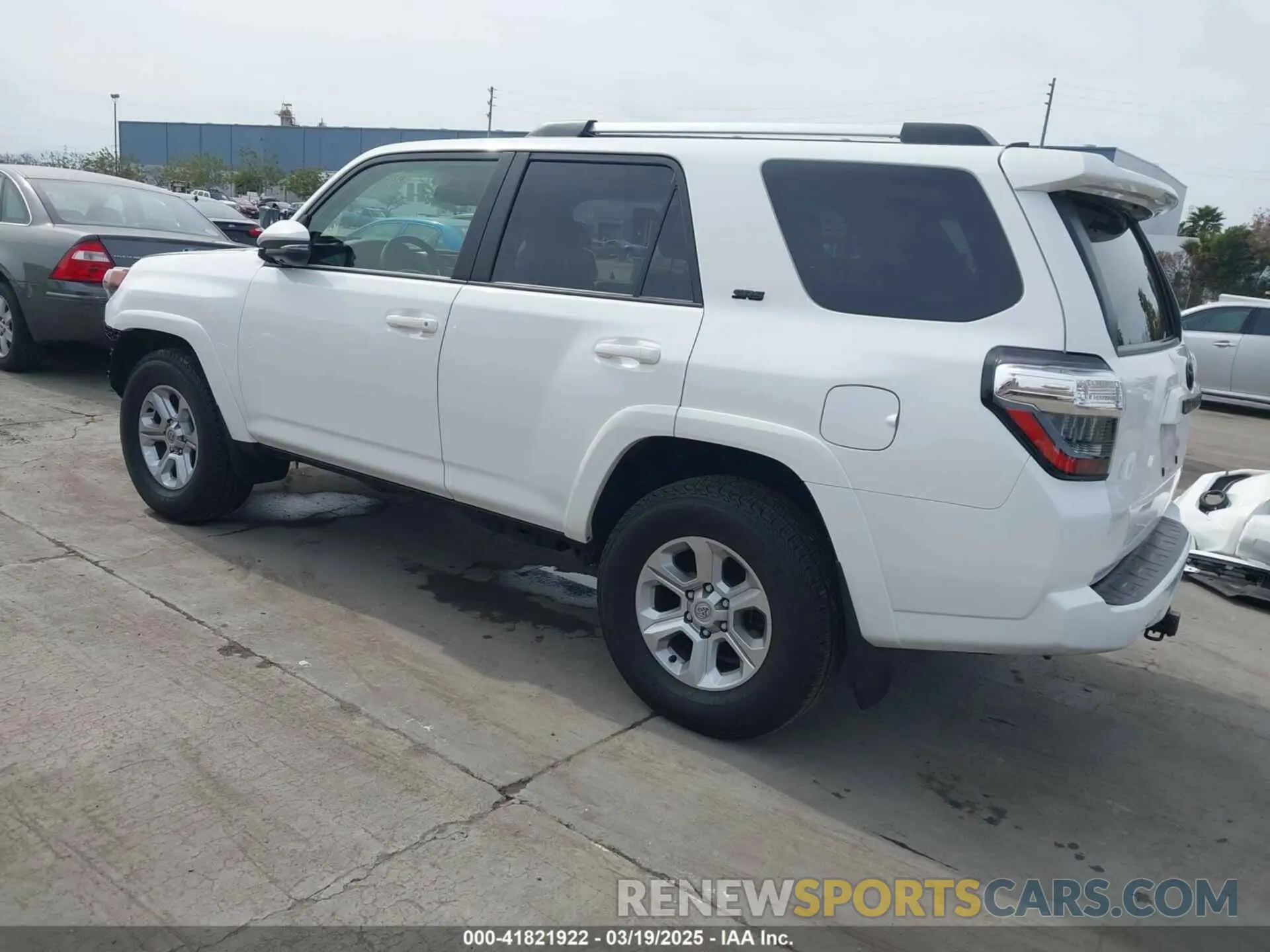3 fotografías del automóvil dañado JTEFU5JR2N5263847 TOYOTA 4RUNNER 2022