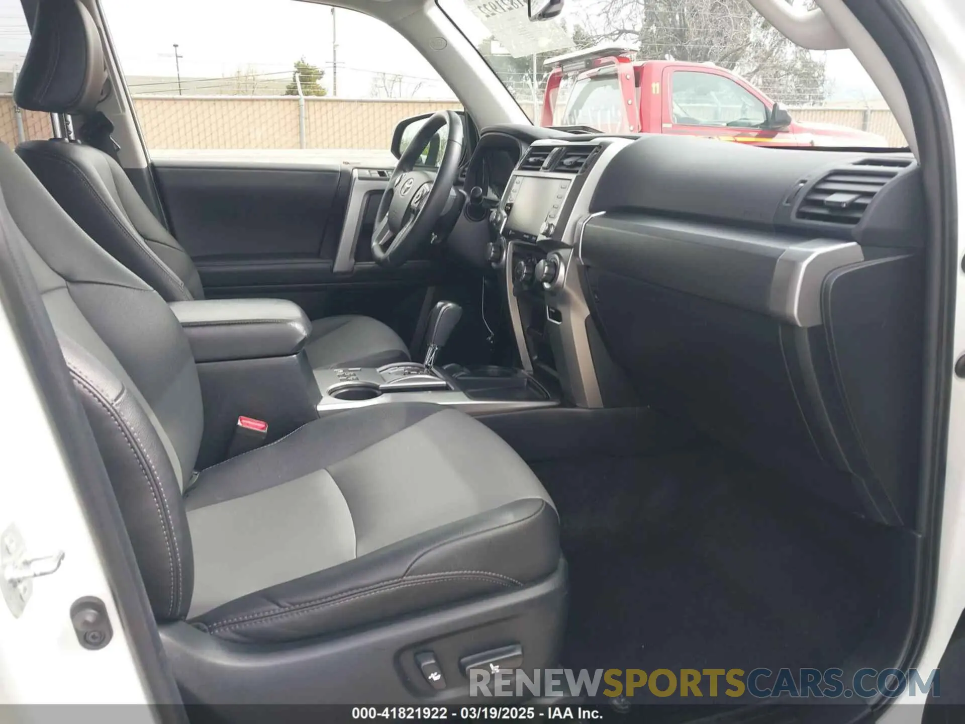 5 fotografías del automóvil dañado JTEFU5JR2N5263847 TOYOTA 4RUNNER 2022
