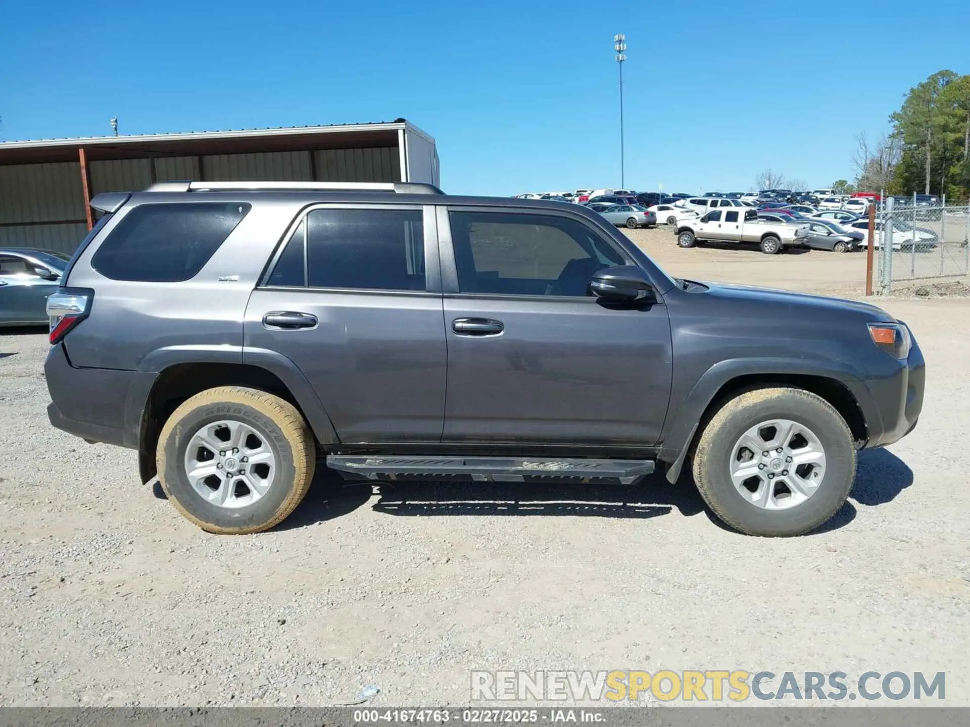 13 fotografías del automóvil dañado JTEFU5JR2N5269812 TOYOTA 4RUNNER 2022