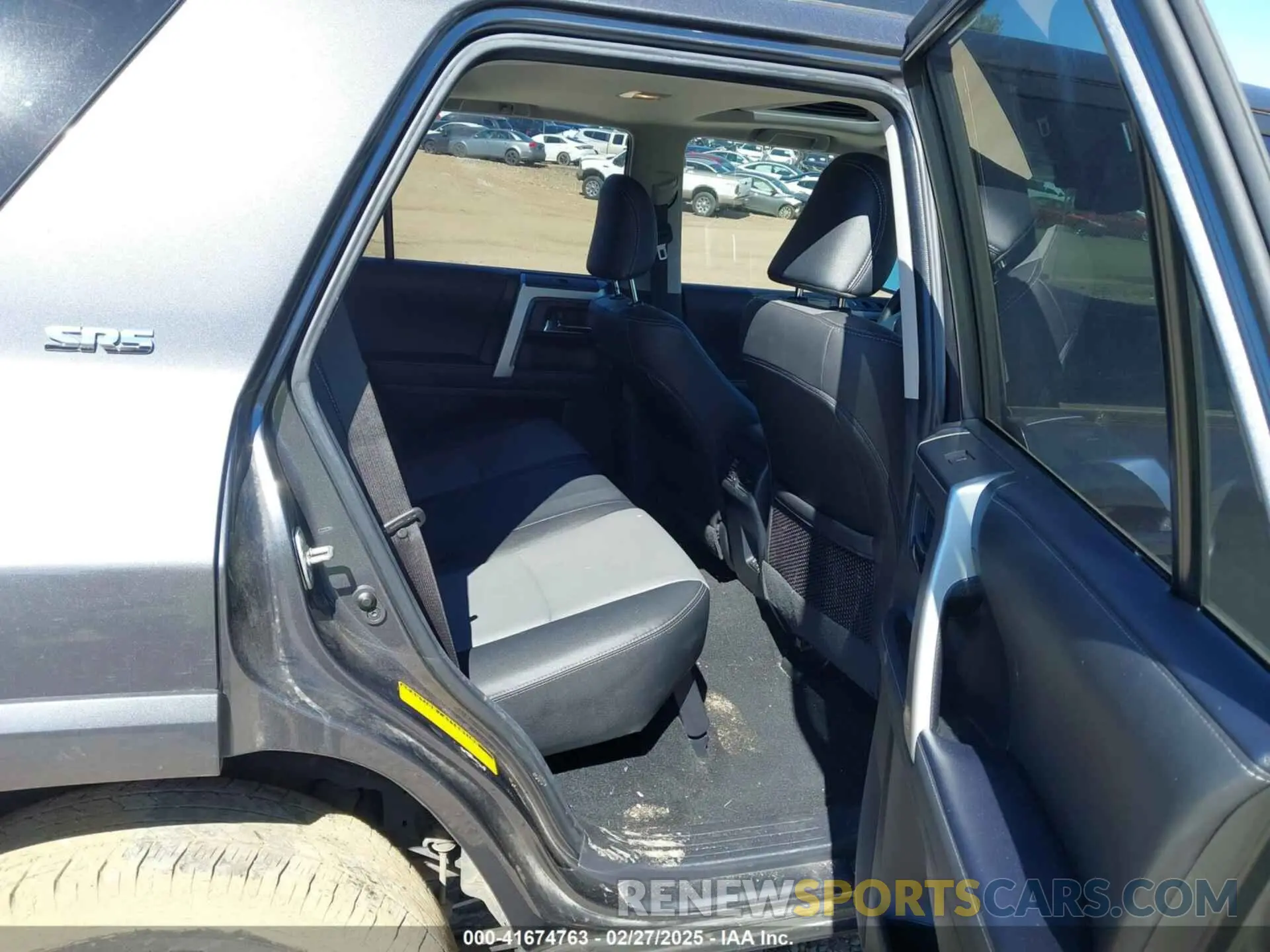 8 fotografías del automóvil dañado JTEFU5JR2N5269812 TOYOTA 4RUNNER 2022