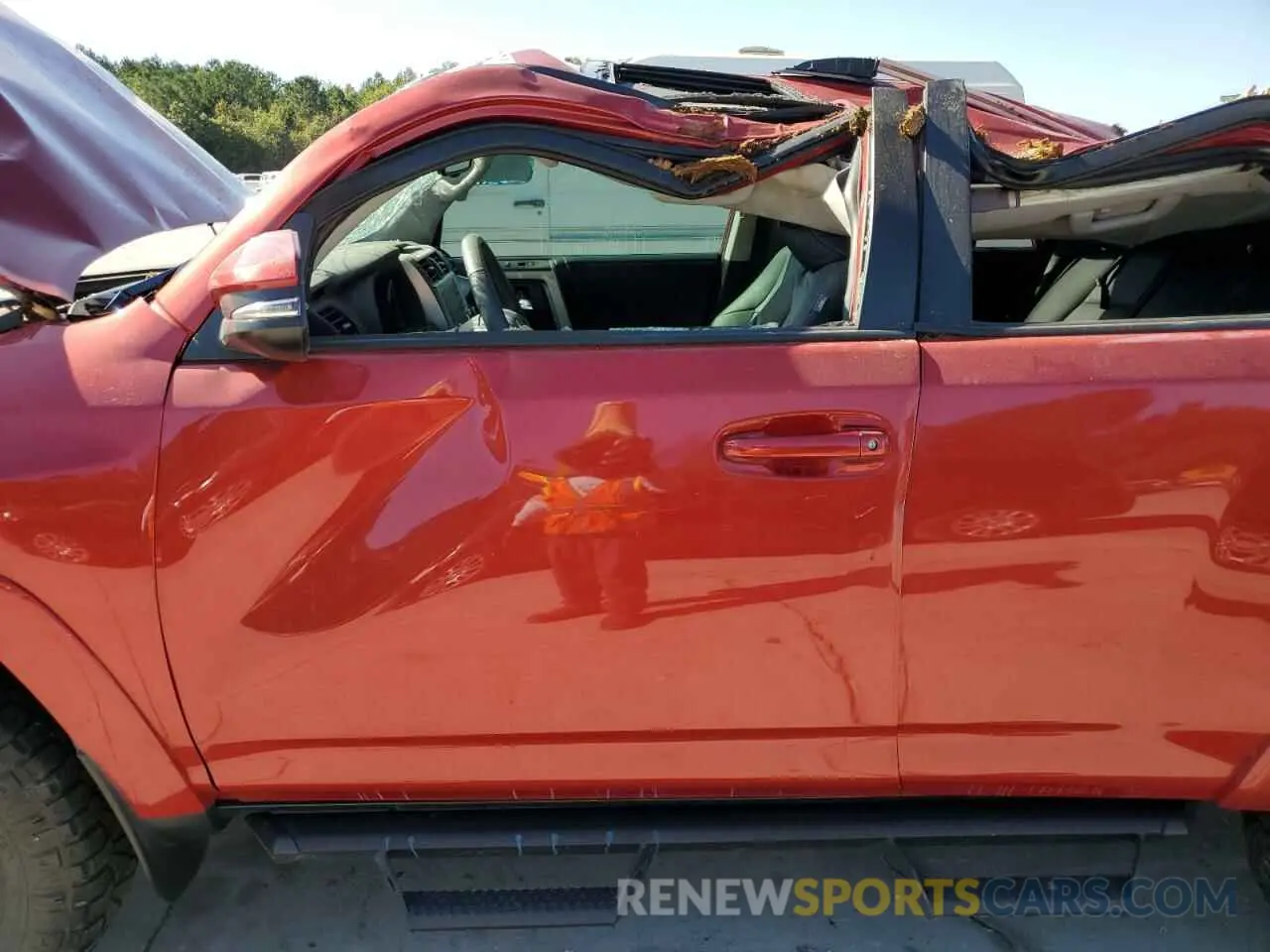 7 fotografías del automóvil dañado JTEFU5JR6N5252690 TOYOTA 4RUNNER 2022
