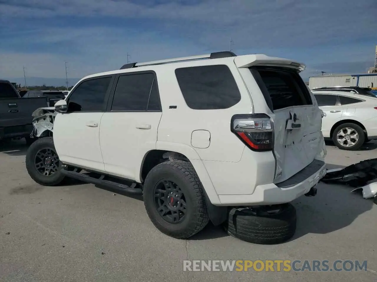 2 fotografías del automóvil dañado JTEFU5JR8N5268051 TOYOTA 4RUNNER 2022