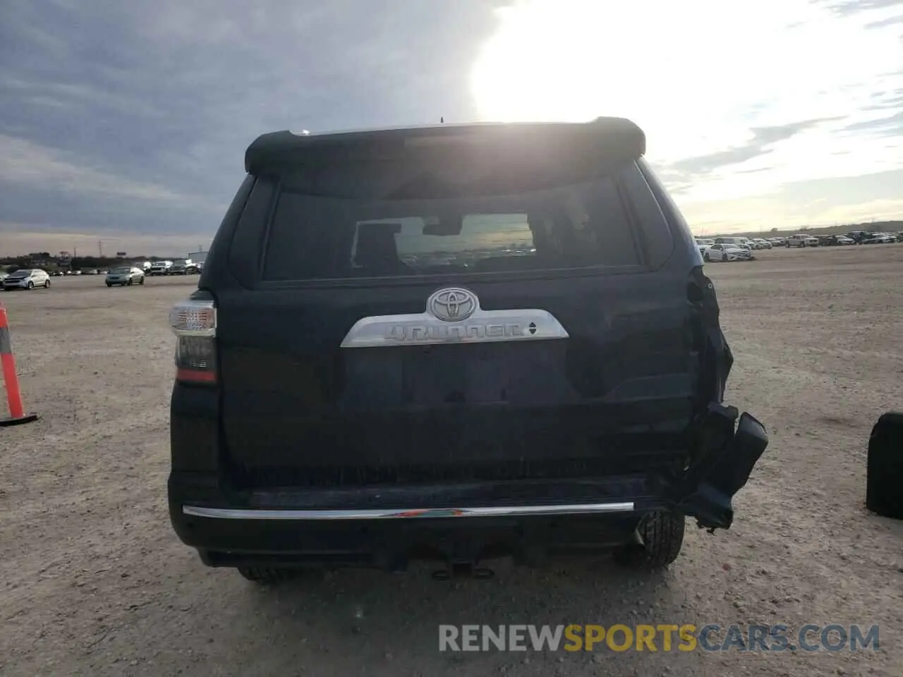 6 fotografías del automóvil dañado JTEKU5JR6N6003220 TOYOTA 4RUNNER 2022