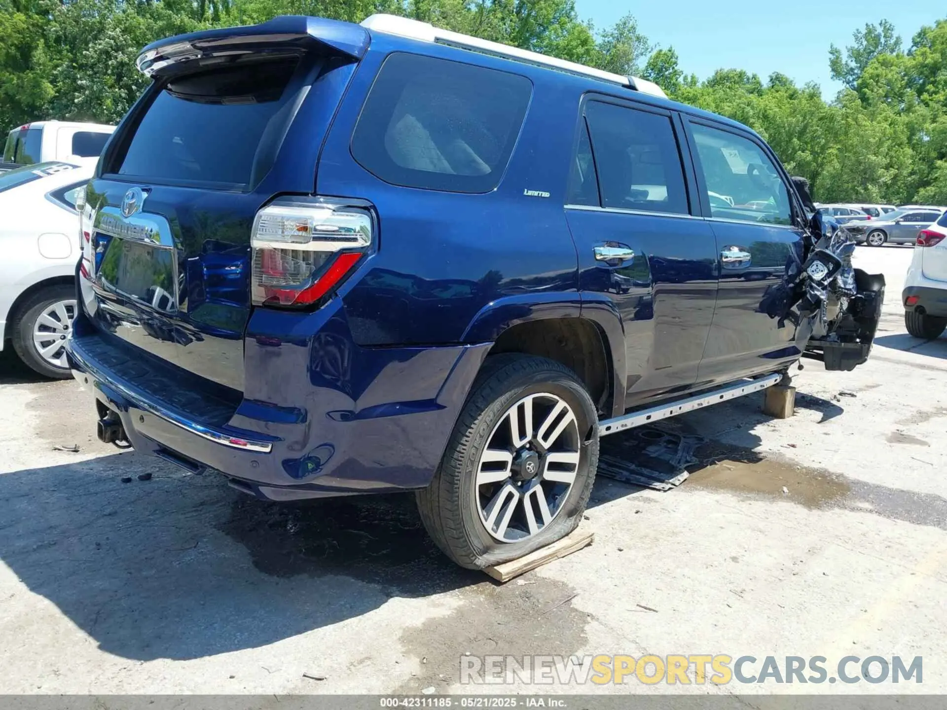 4 fotografías del automóvil dañado JTEKU5JR8N5983832 TOYOTA 4RUNNER 2022