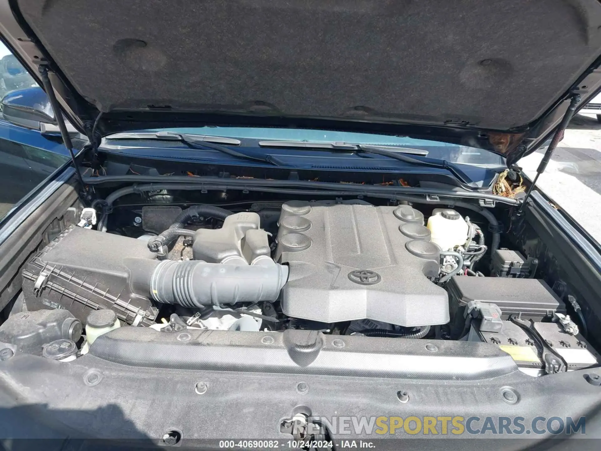 10 fotografías del automóvil dañado JTELU5JR1N5974653 TOYOTA 4RUNNER 2022