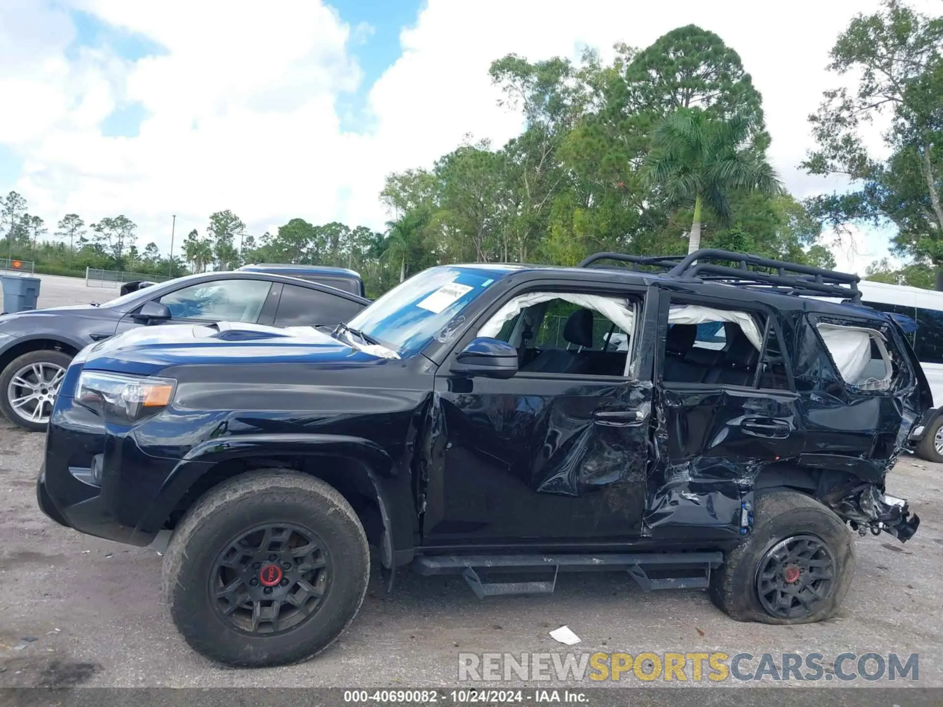 13 fotografías del automóvil dañado JTELU5JR1N5974653 TOYOTA 4RUNNER 2022