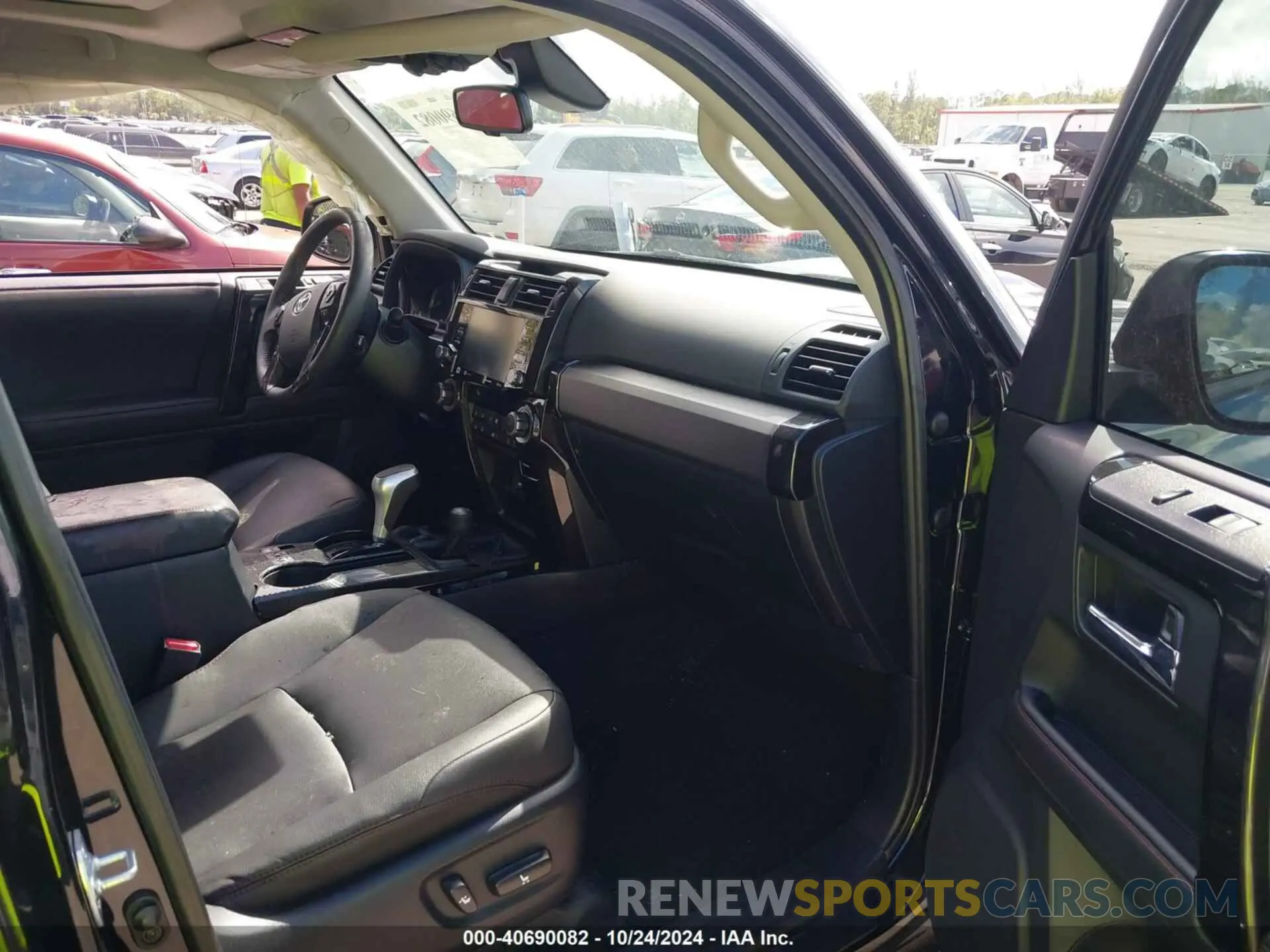 5 fotografías del automóvil dañado JTELU5JR1N5974653 TOYOTA 4RUNNER 2022