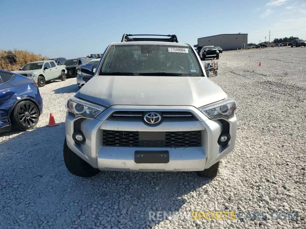 5 fotografías del automóvil dañado JTEMU5JR0N5983543 TOYOTA 4RUNNER 2022