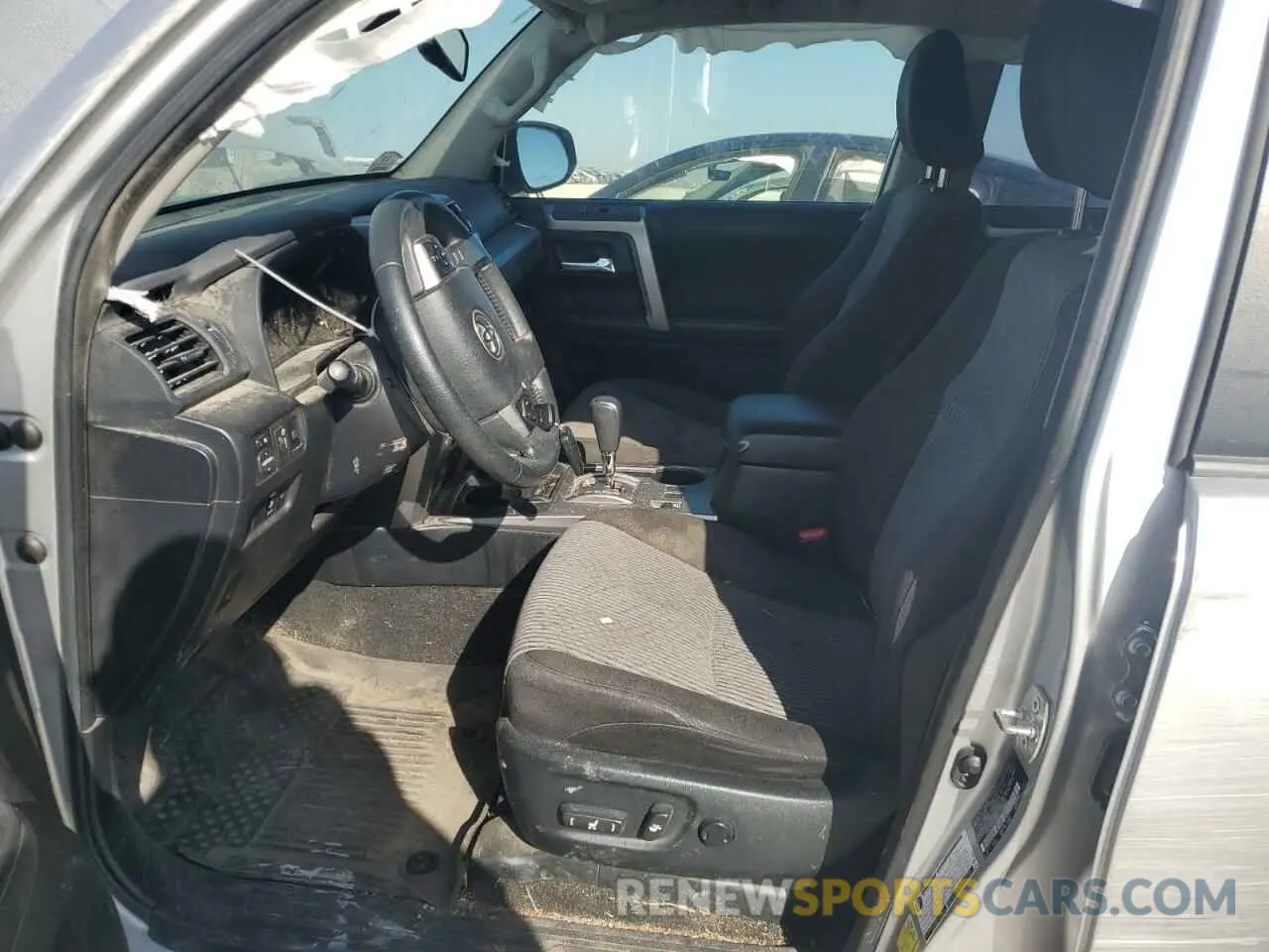 7 fotografías del automóvil dañado JTEMU5JR0N5983543 TOYOTA 4RUNNER 2022