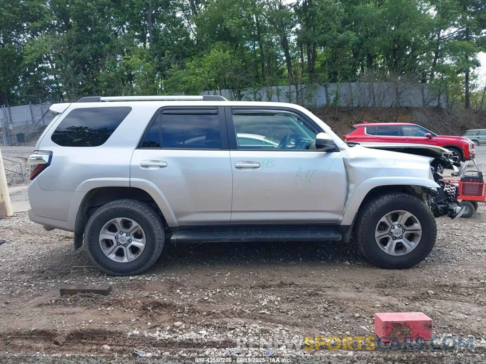 13 fotografías del automóvil dañado JTEMU5JR0N6000953 TOYOTA 4RUNNER 2022