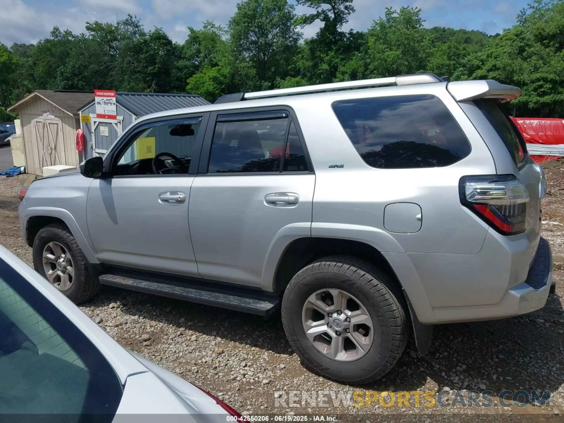 14 fotografías del automóvil dañado JTEMU5JR0N6000953 TOYOTA 4RUNNER 2022