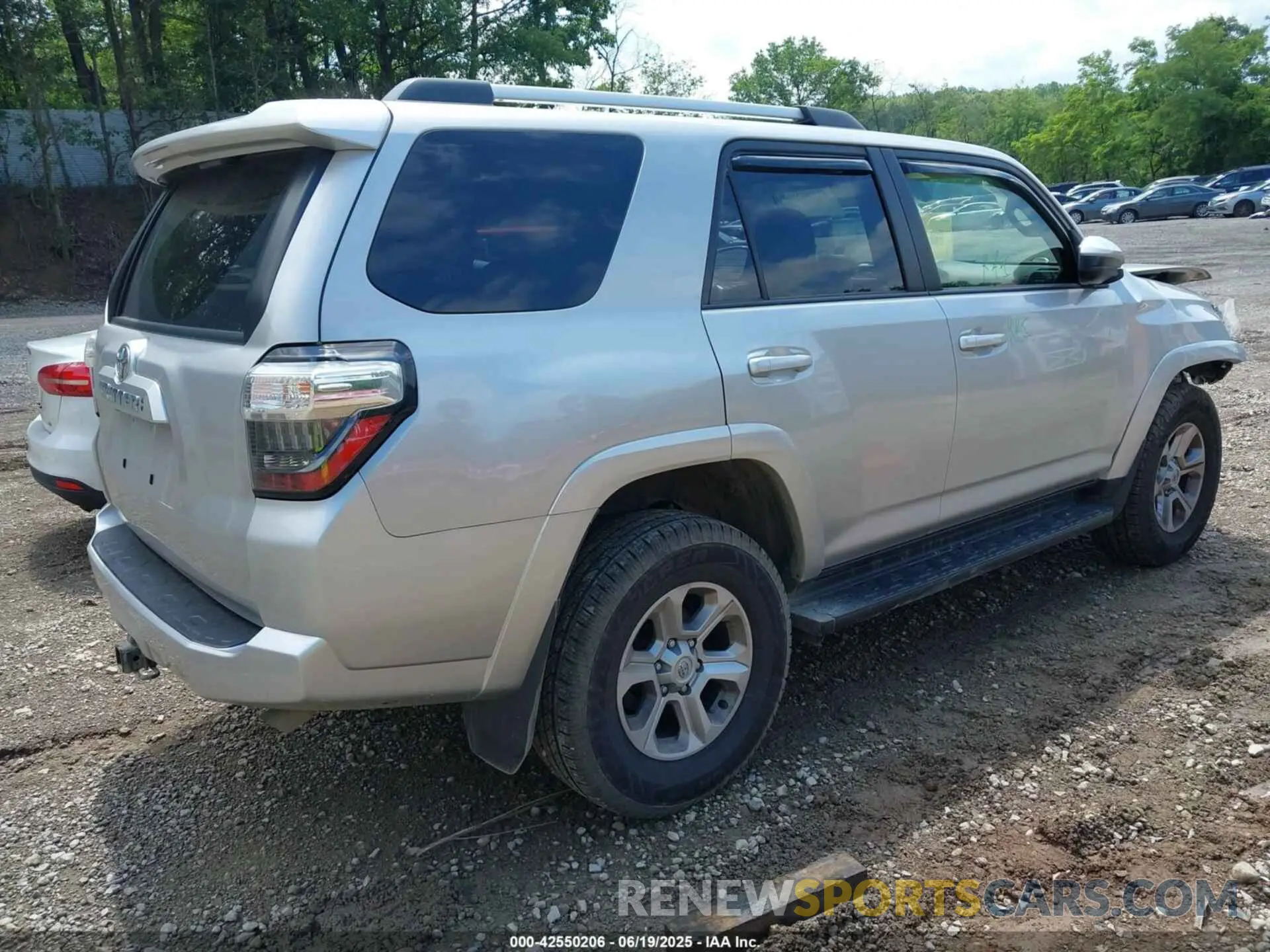4 fotografías del automóvil dañado JTEMU5JR0N6000953 TOYOTA 4RUNNER 2022