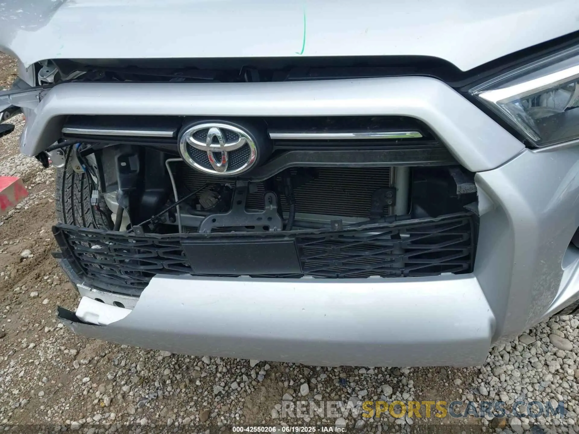 6 fotografías del automóvil dañado JTEMU5JR0N6000953 TOYOTA 4RUNNER 2022