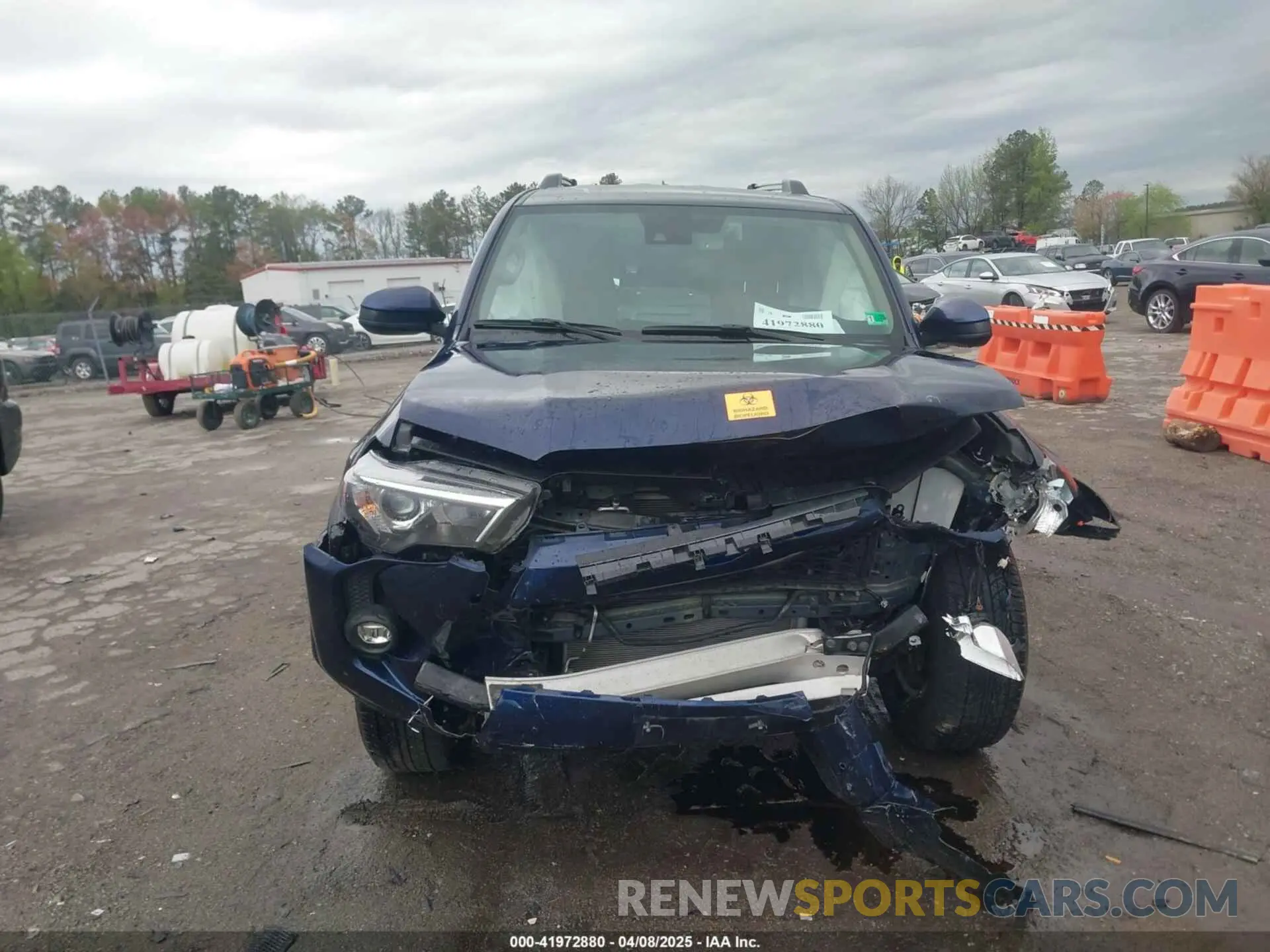 12 fotografías del automóvil dañado JTEMU5JR0N6028851 TOYOTA 4RUNNER 2022