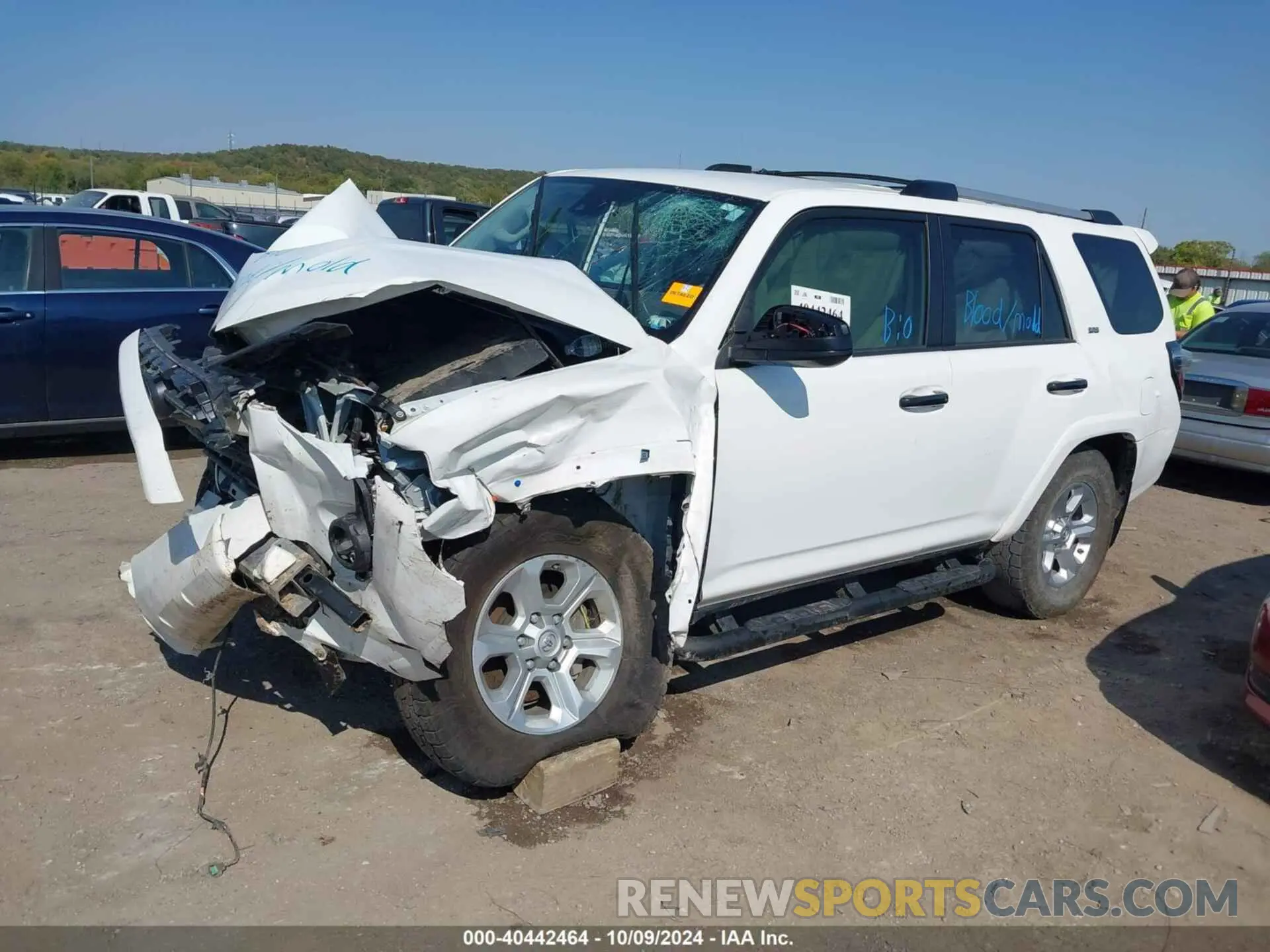 2 fotografías del automóvil dañado JTEMU5JR2N5981616 TOYOTA 4RUNNER 2022