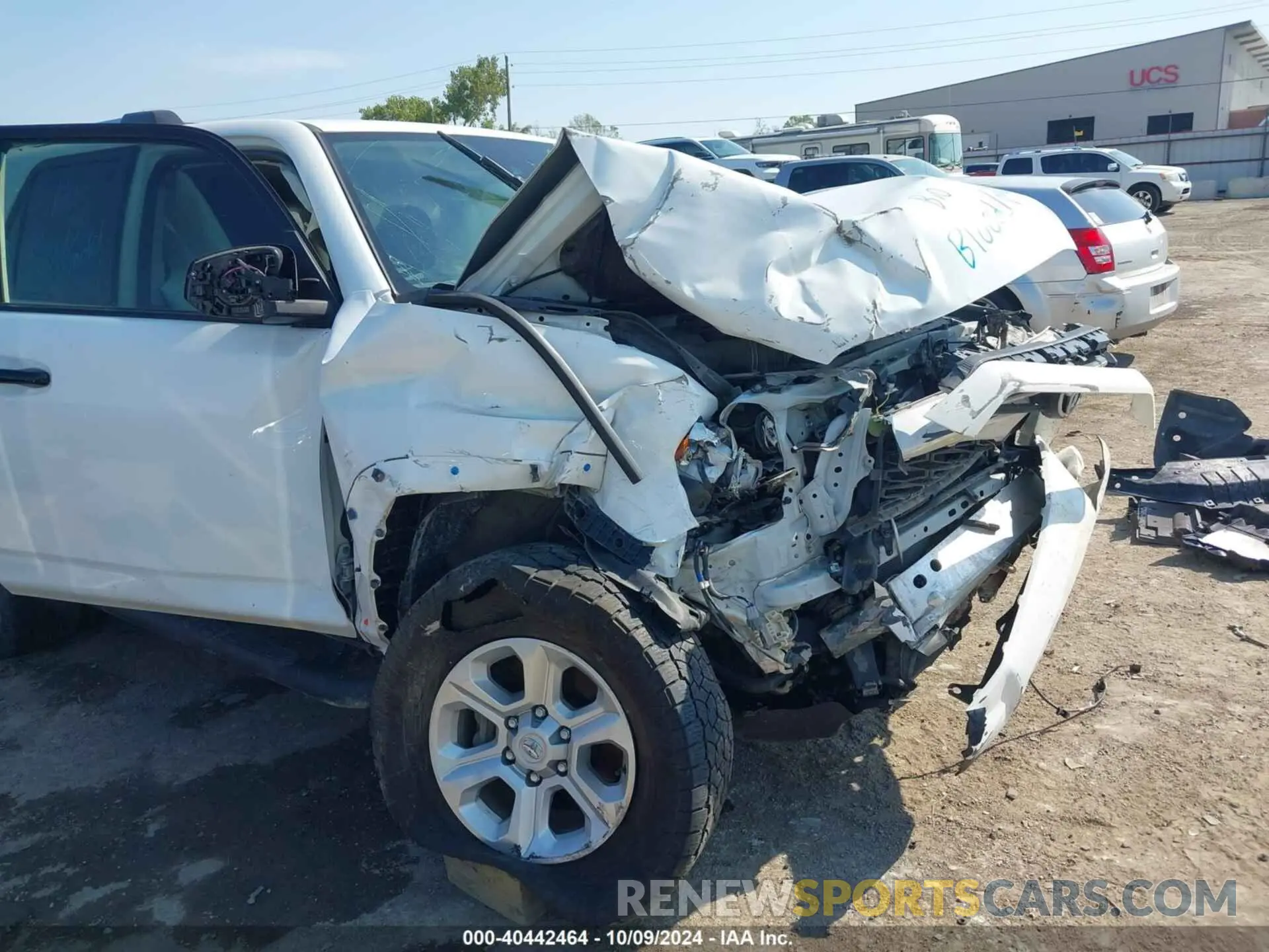 6 fotografías del automóvil dañado JTEMU5JR2N5981616 TOYOTA 4RUNNER 2022