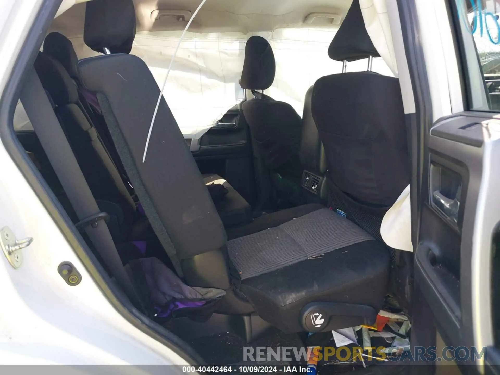 8 fotografías del automóvil dañado JTEMU5JR2N5981616 TOYOTA 4RUNNER 2022