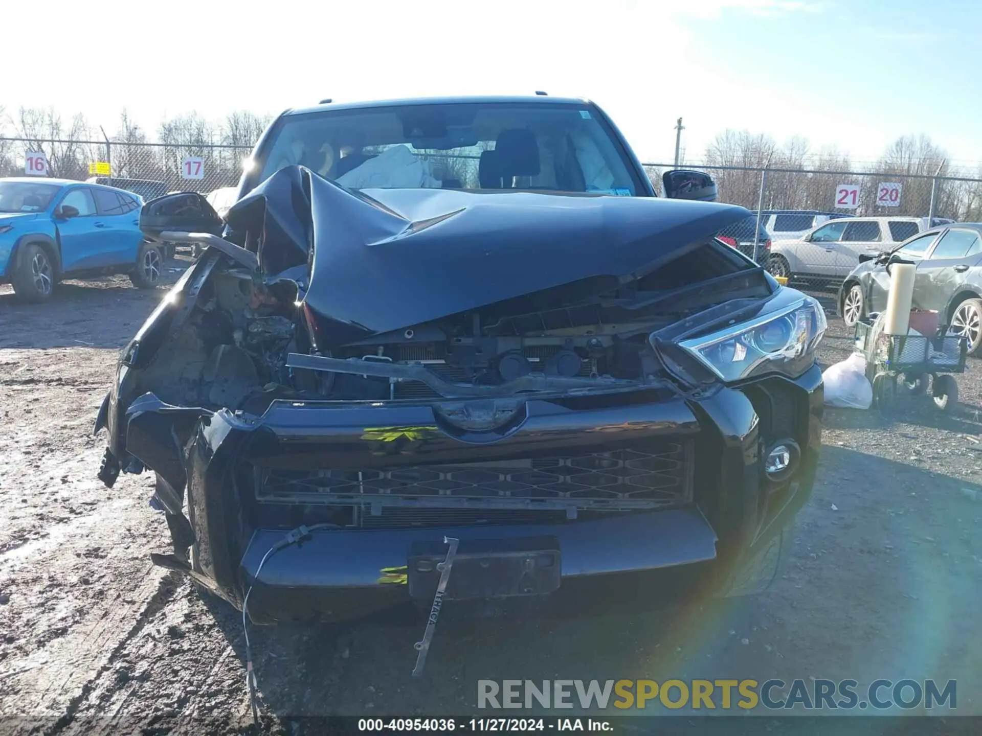 12 fotografías del automóvil dañado JTEMU5JR2N6013137 TOYOTA 4RUNNER 2022