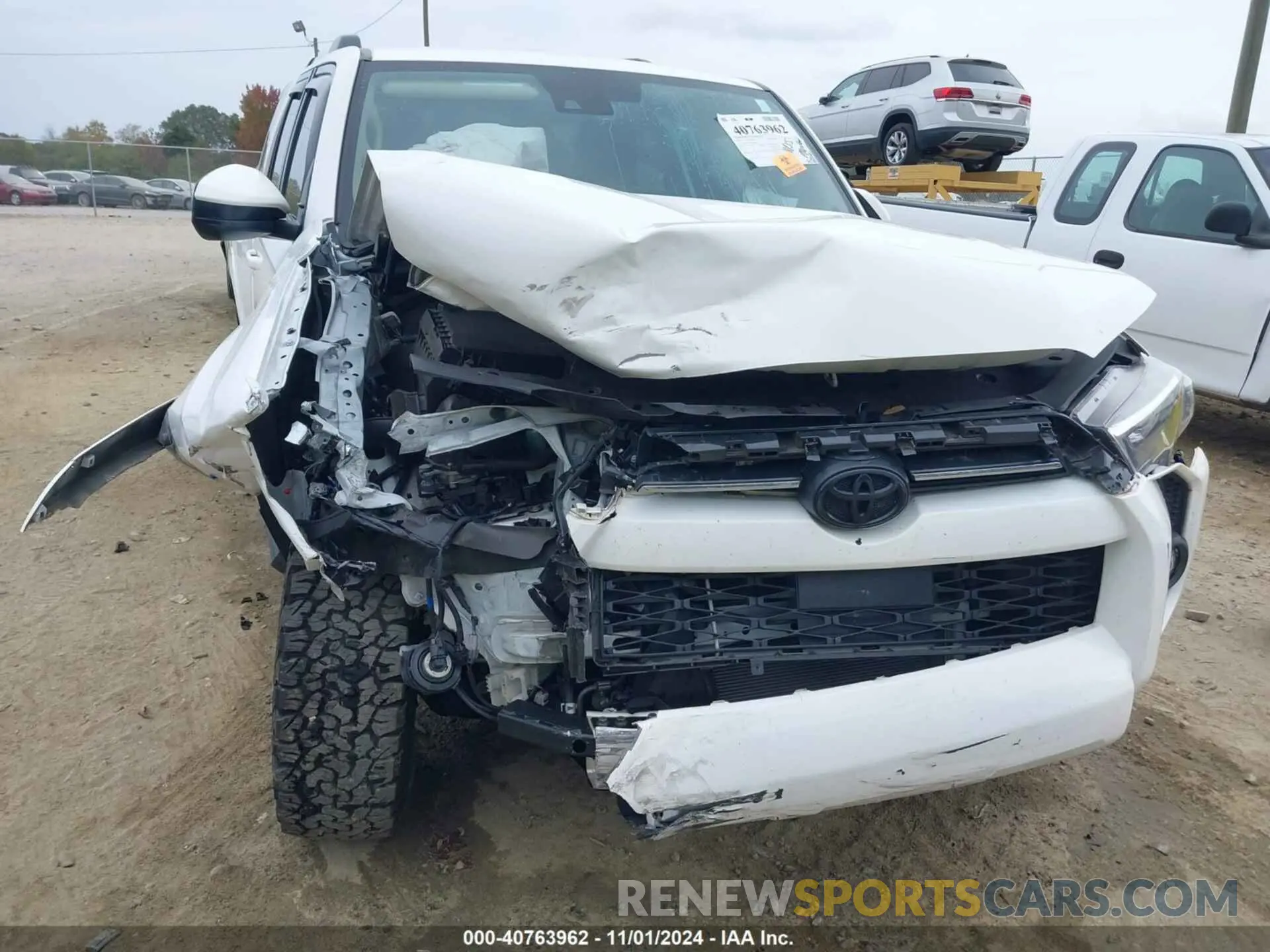 6 fotografías del automóvil dañado JTEMU5JR5N5978080 TOYOTA 4RUNNER 2022