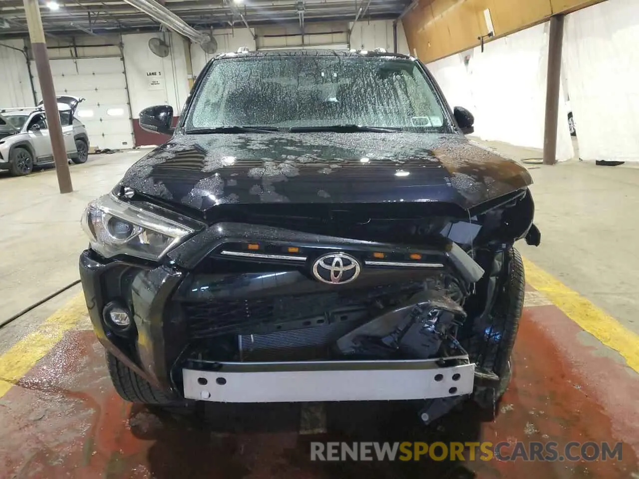 5 fotografías del automóvil dañado JTEMU5JR5N6032104 TOYOTA 4RUNNER 2022