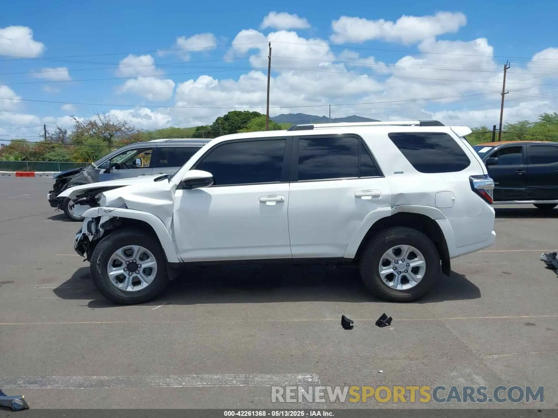 15 fotografías del automóvil dañado JTEMU5JR9N6040321 TOYOTA 4RUNNER 2022