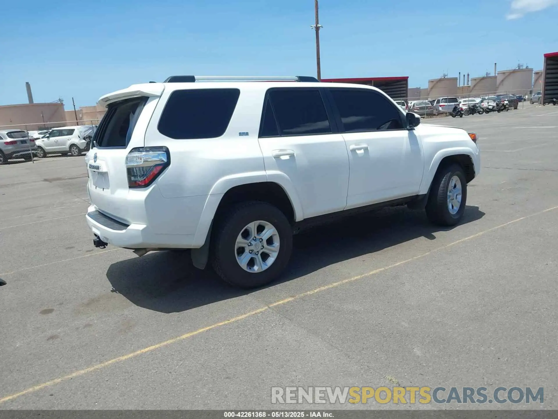4 fotografías del automóvil dañado JTEMU5JR9N6040321 TOYOTA 4RUNNER 2022