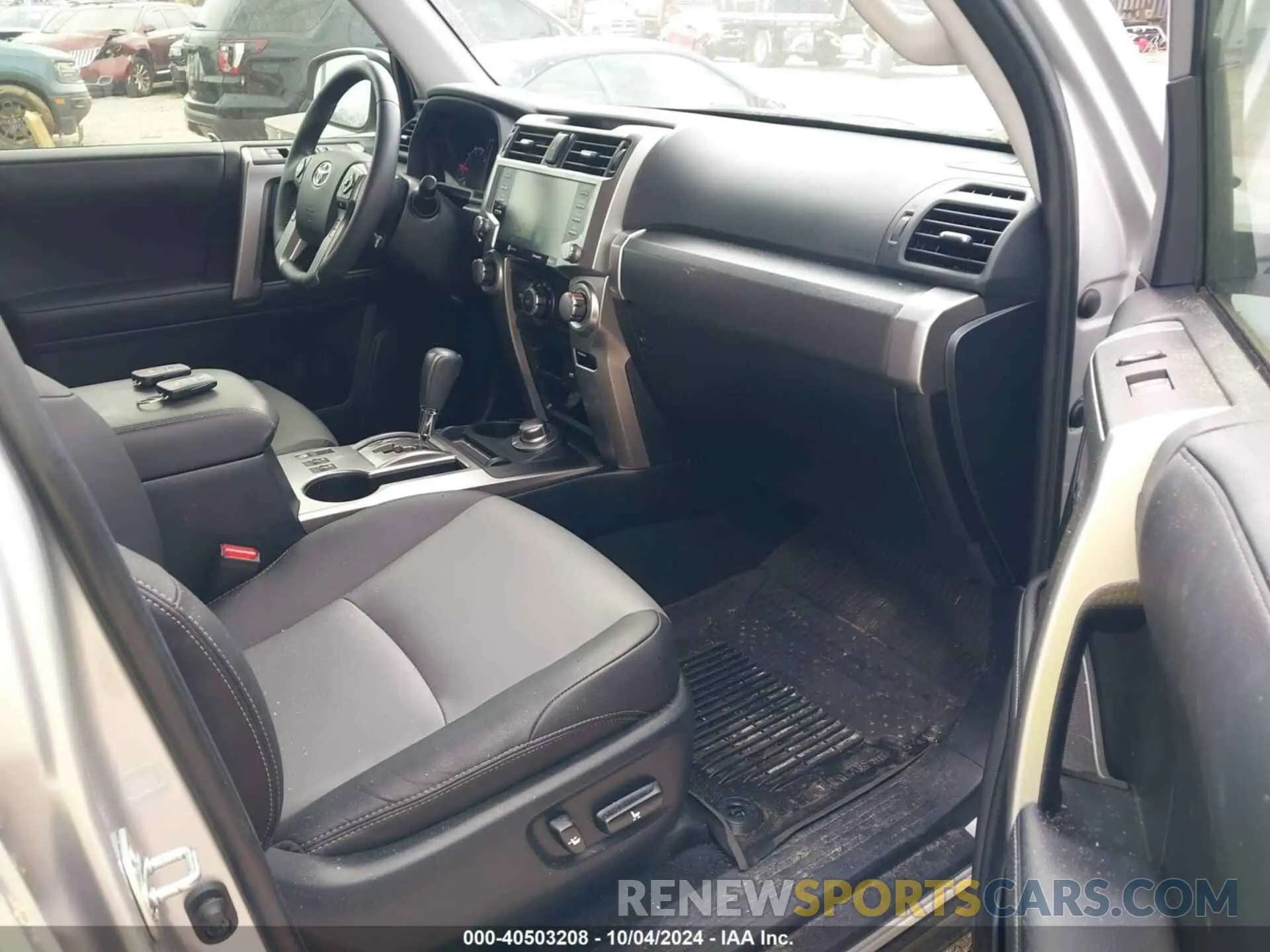 5 fotografías del automóvil dañado JTENU5JR0N6039434 TOYOTA 4RUNNER 2022