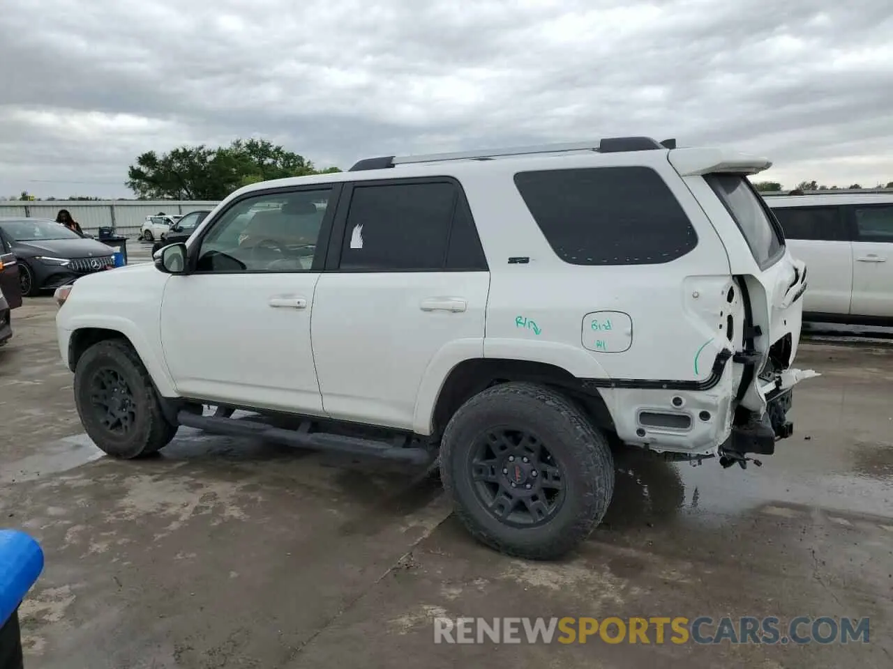 2 fotografías del automóvil dañado JTENU5JR2N6044523 TOYOTA 4RUNNER 2022