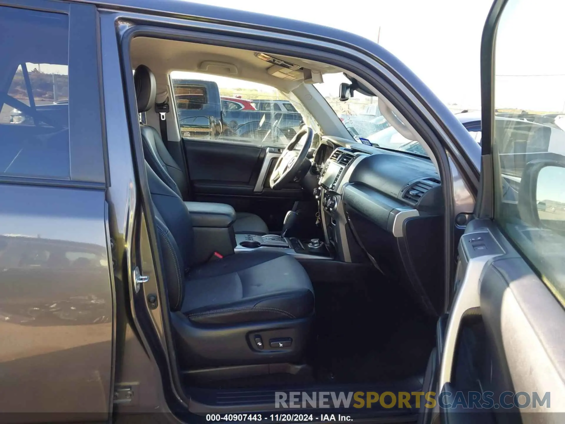5 fotografías del automóvil dañado JTENU5JR3N5999286 TOYOTA 4RUNNER 2022