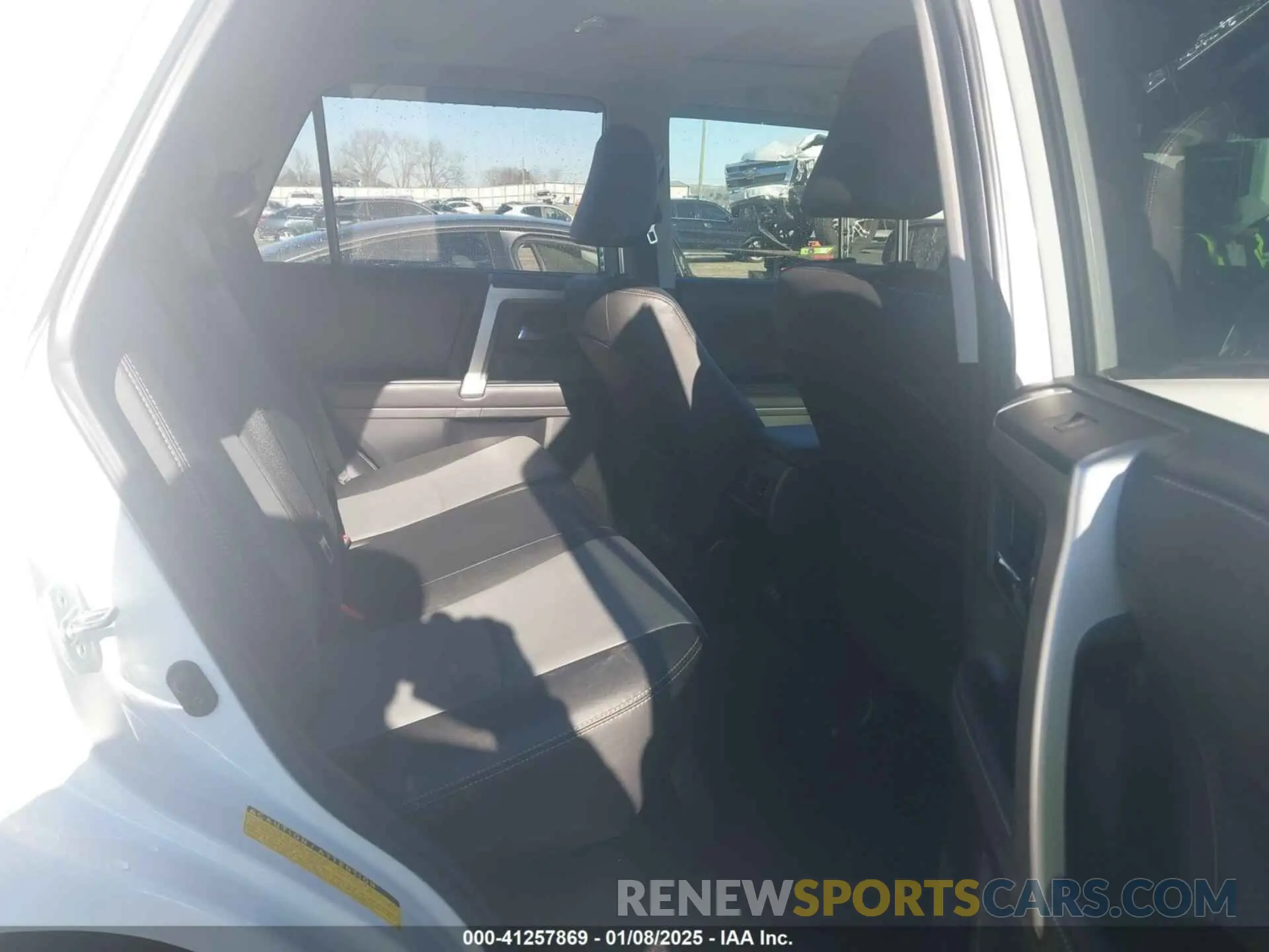 8 fotografías del automóvil dañado JTENU5JR3N6069821 TOYOTA 4RUNNER 2022