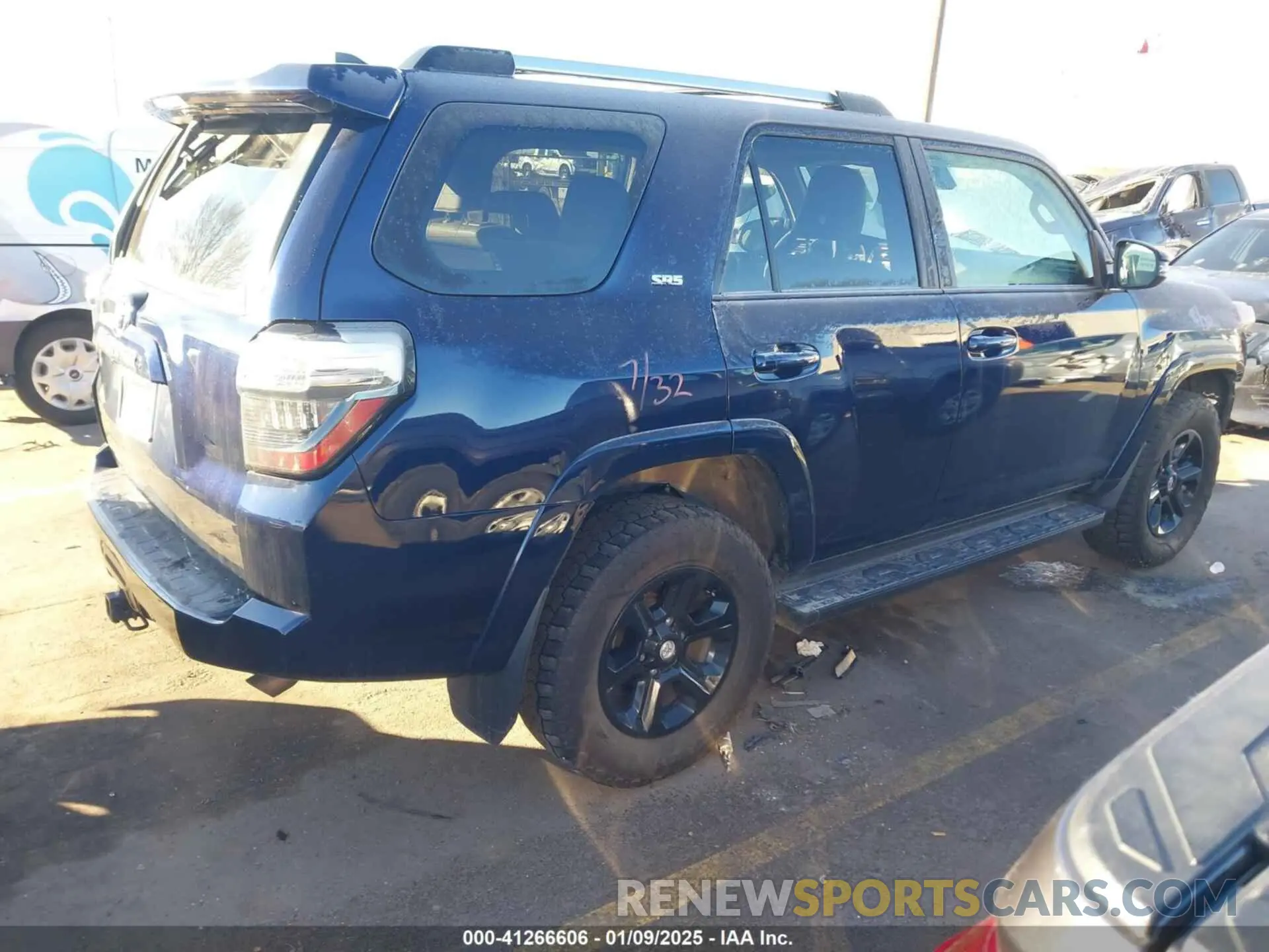 4 fotografías del automóvil dañado JTENU5JR5N6064538 TOYOTA 4RUNNER 2022