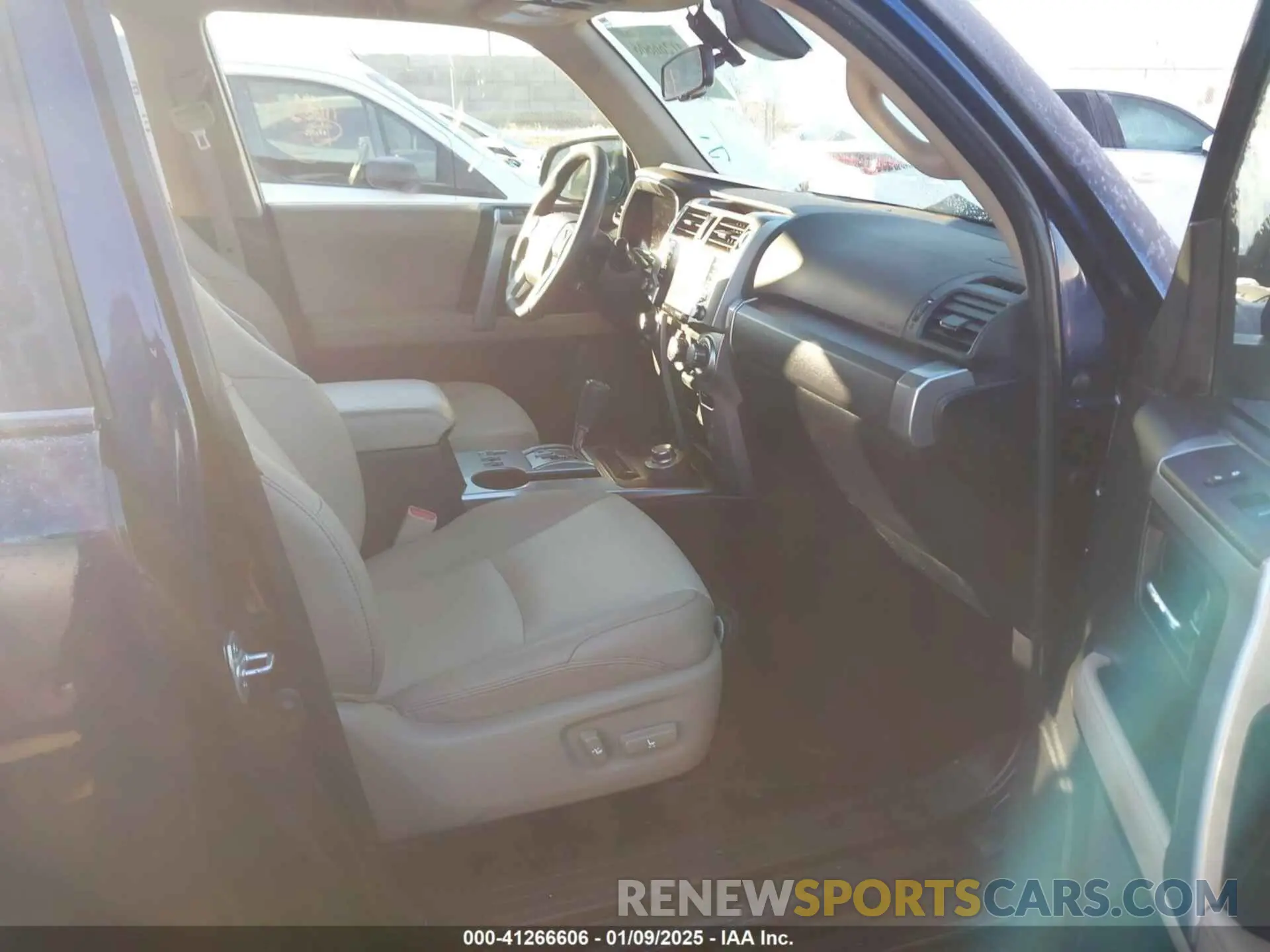 5 fotografías del automóvil dañado JTENU5JR5N6064538 TOYOTA 4RUNNER 2022
