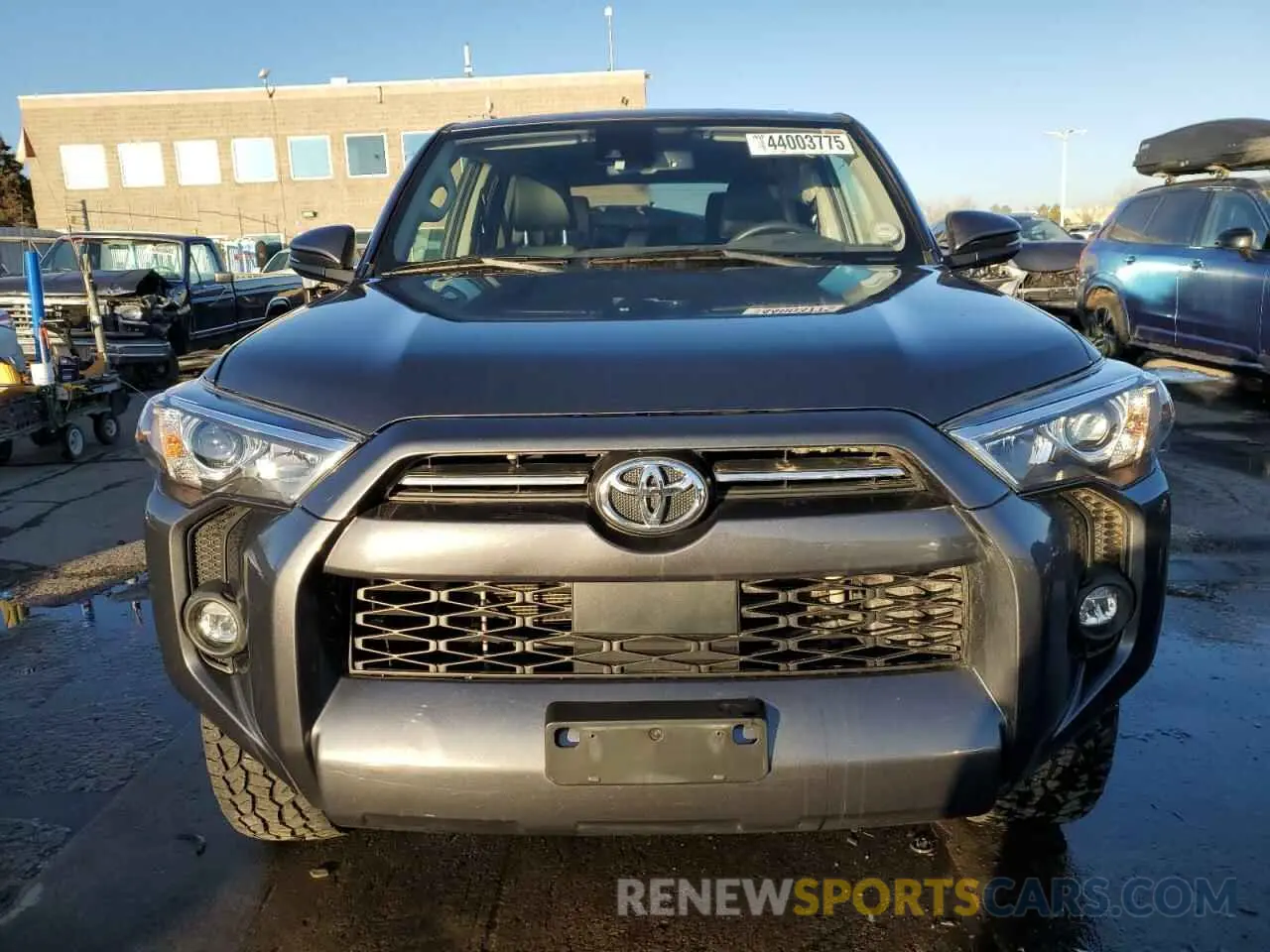 5 fotografías del automóvil dañado JTENU5JR5N6087429 TOYOTA 4RUNNER 2022