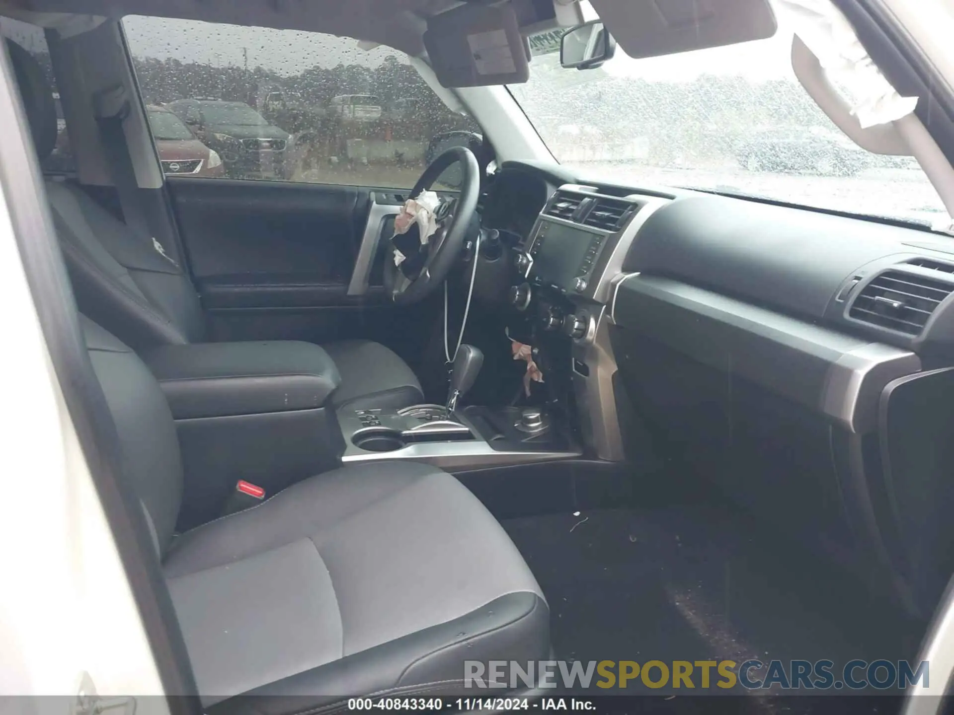 5 fotografías del automóvil dañado JTENU5JR6N5983860 TOYOTA 4RUNNER 2022