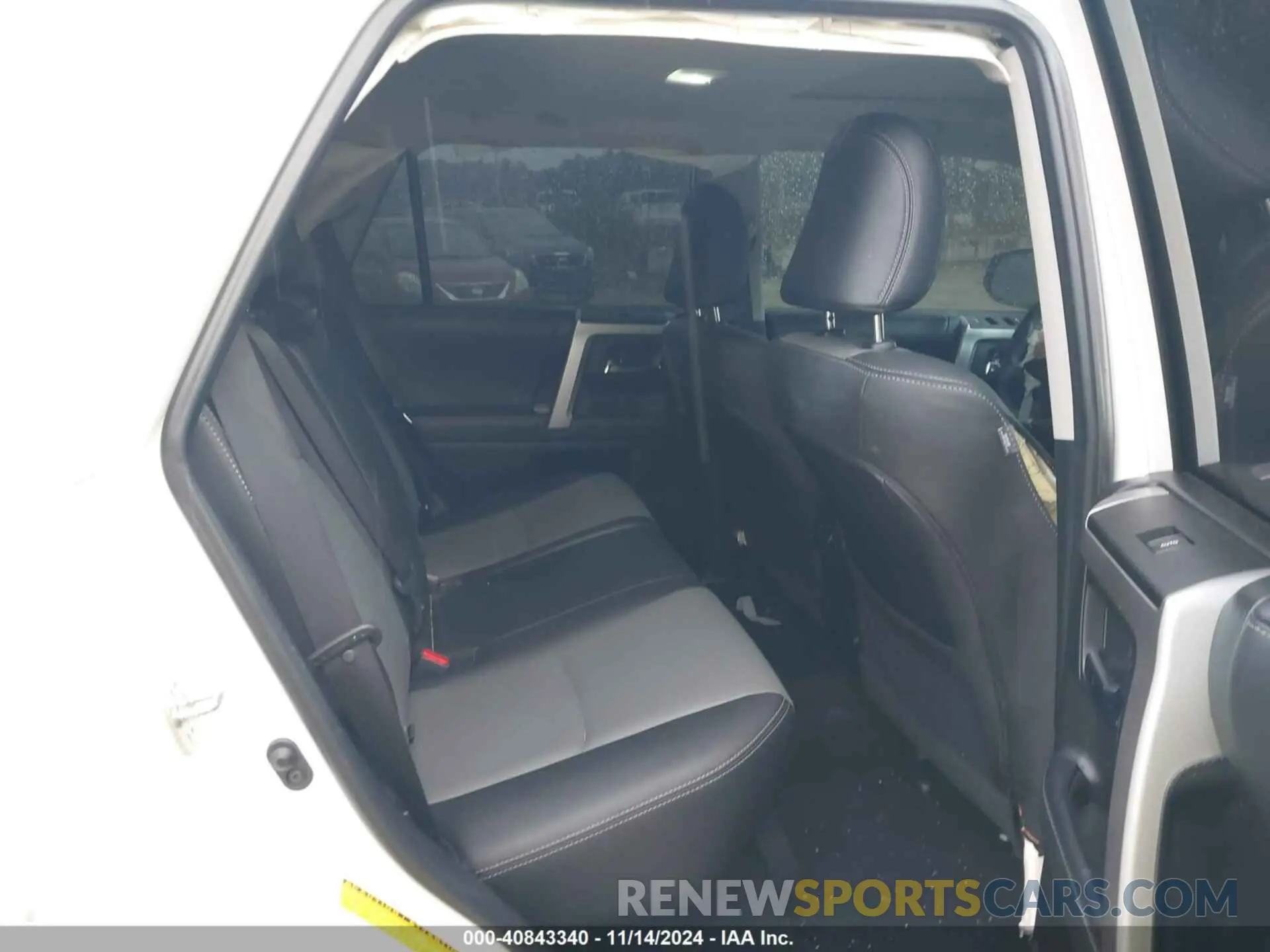 8 fotografías del automóvil dañado JTENU5JR6N5983860 TOYOTA 4RUNNER 2022